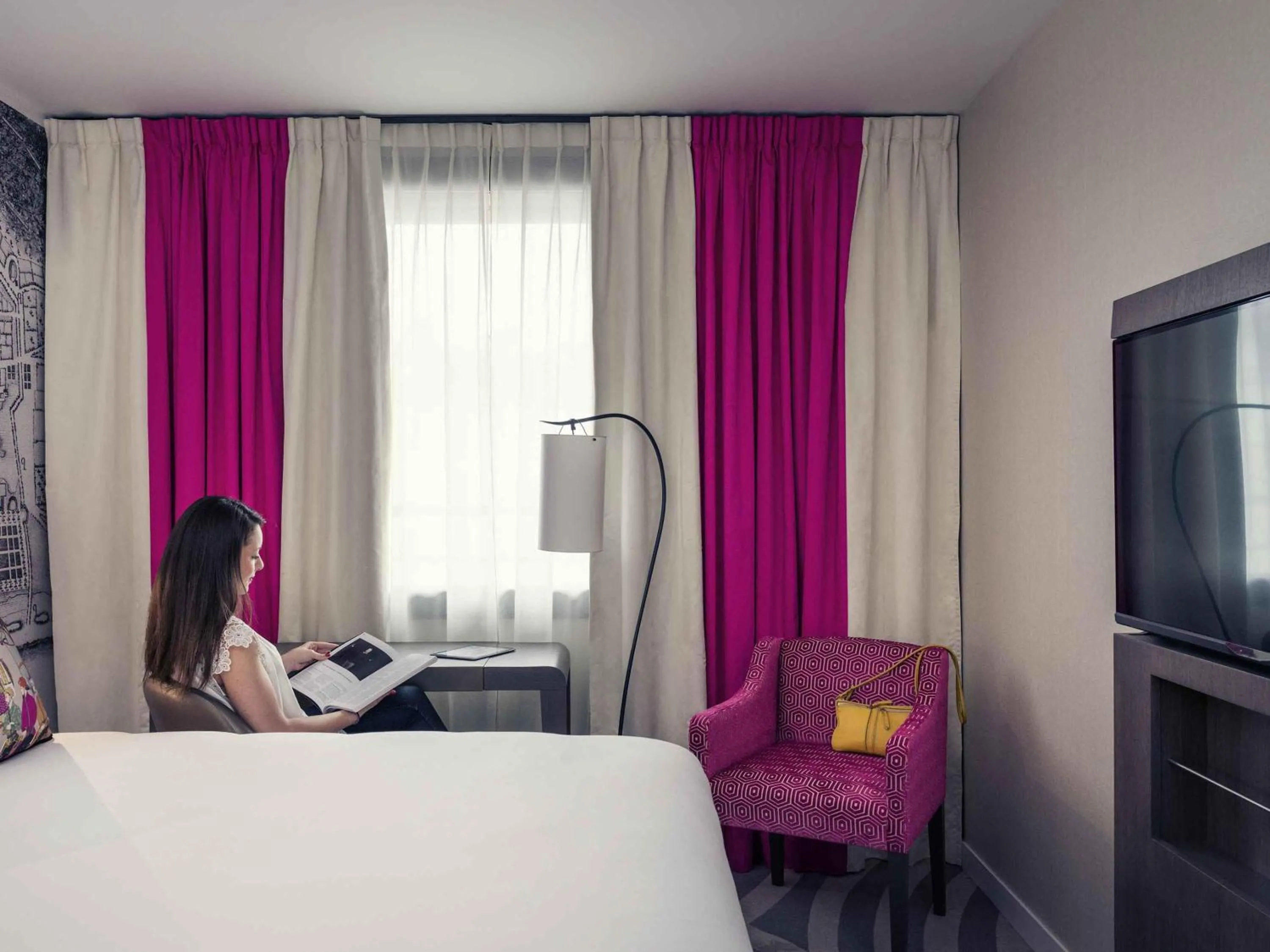 Bedroom, Bed in Mercure Tour Eiffel Grenelle