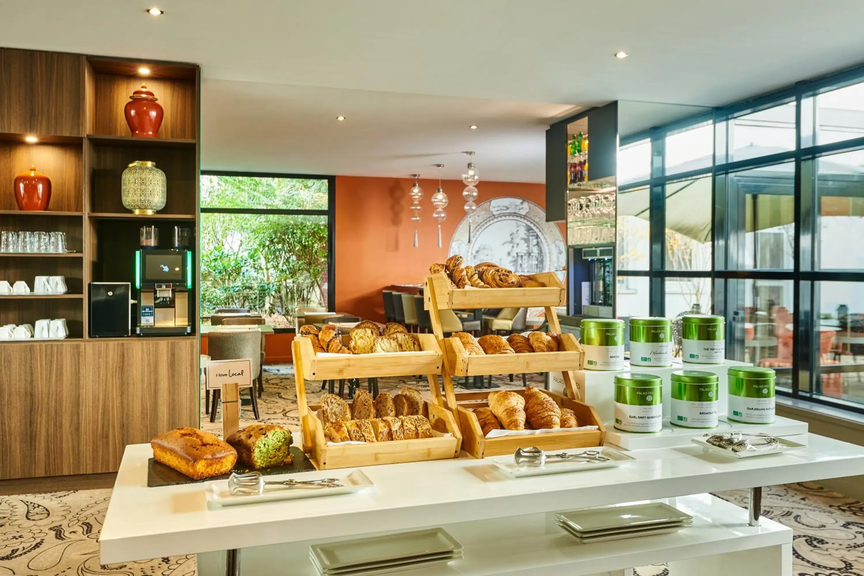 Breakfast in Mercure Tour Eiffel Grenelle Breakfast in Mercure Tour Eiffel Grenelle