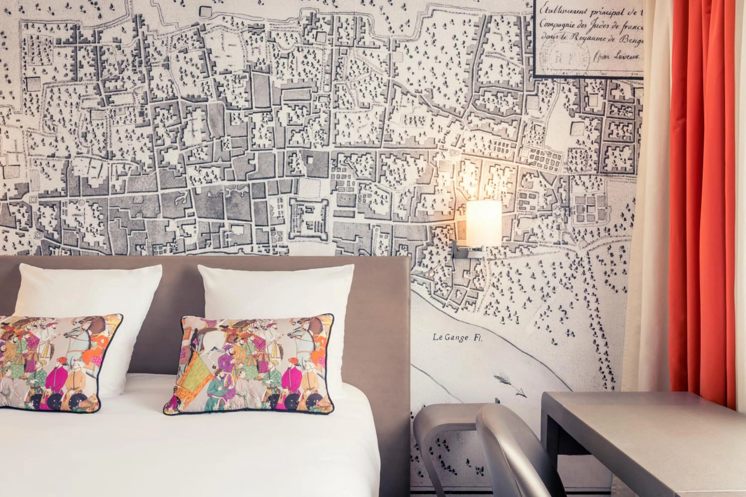 Bedroom, Bed in Mercure Tour Eiffel Grenelle