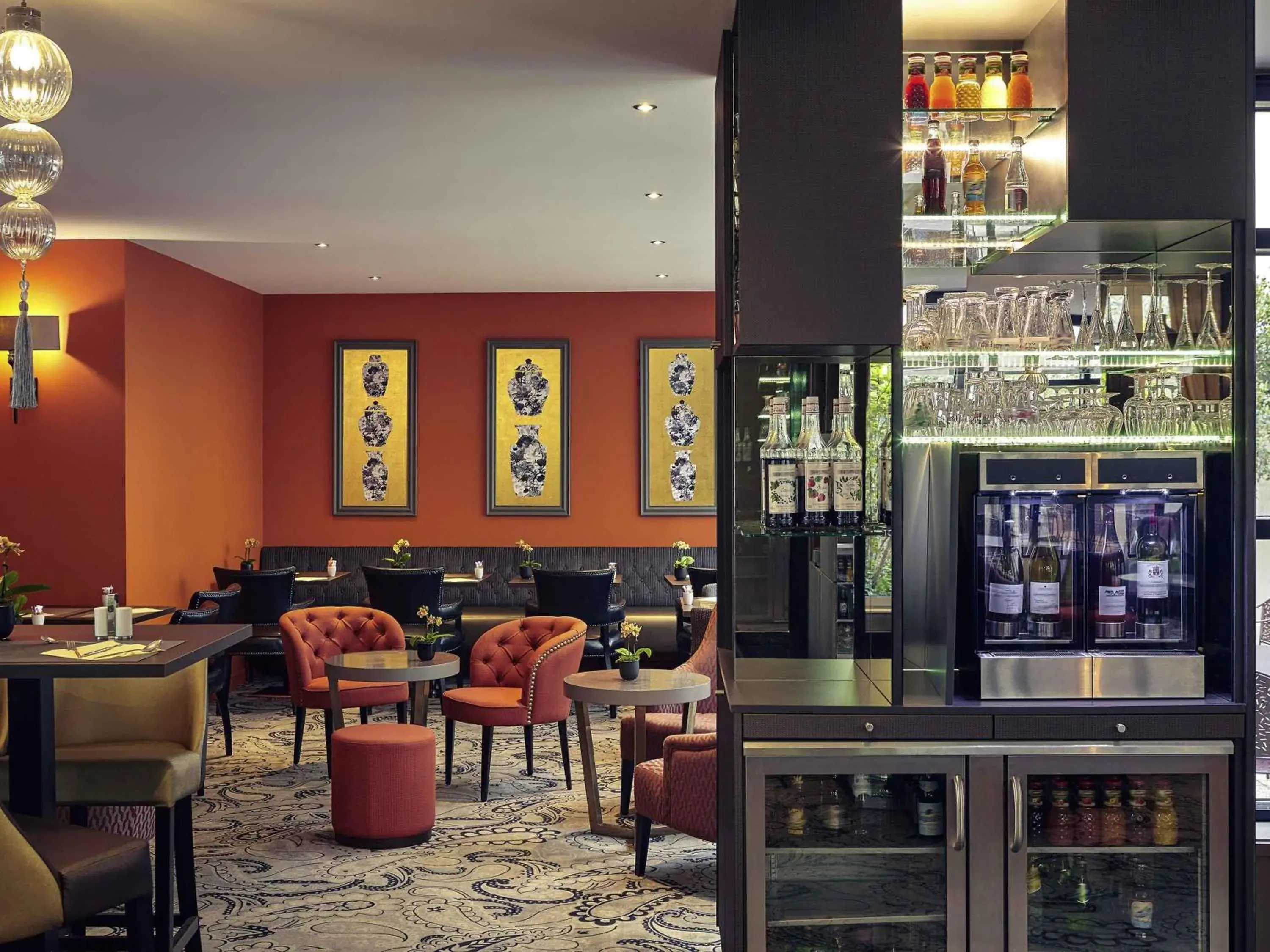 Lounge or bar in Mercure Tour Eiffel Grenelle Lounge or bar in Mercure Tour Eiffel Grenelle