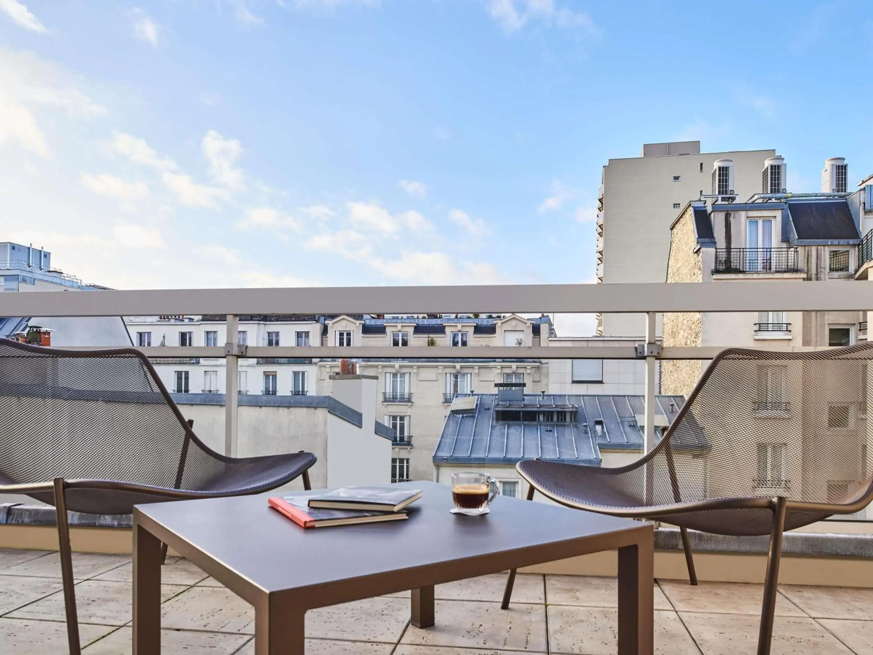 Bedroom in Mercure Tour Eiffel Grenelle Bedroom in Mercure Tour Eiffel Grenelle