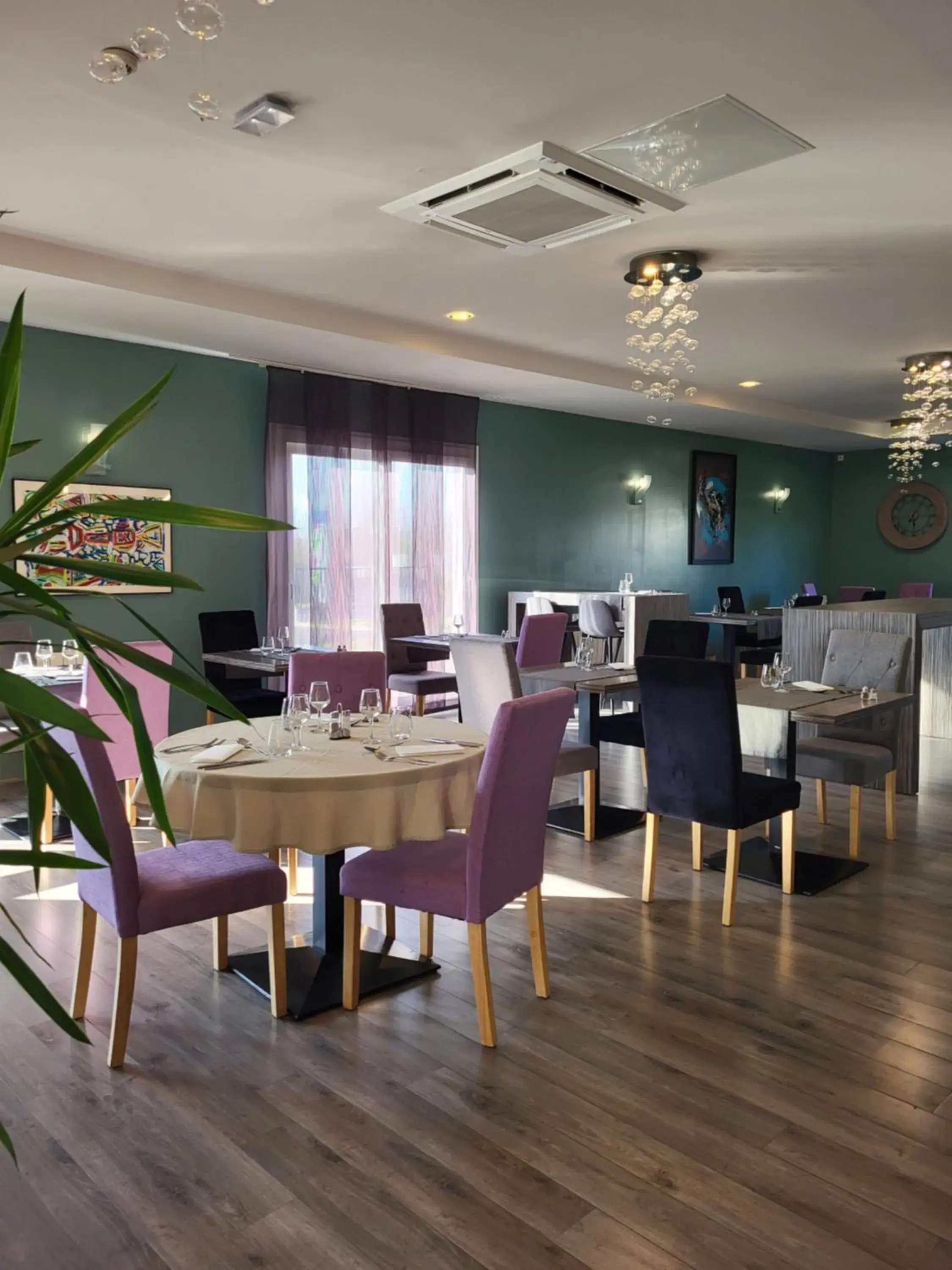 Restaurant/places to eat in The Originals City, Hôtel La Terrasse, Tours Nord Restaurant/places to eat in The Originals City, Hôtel La Terrasse, Tours Nord