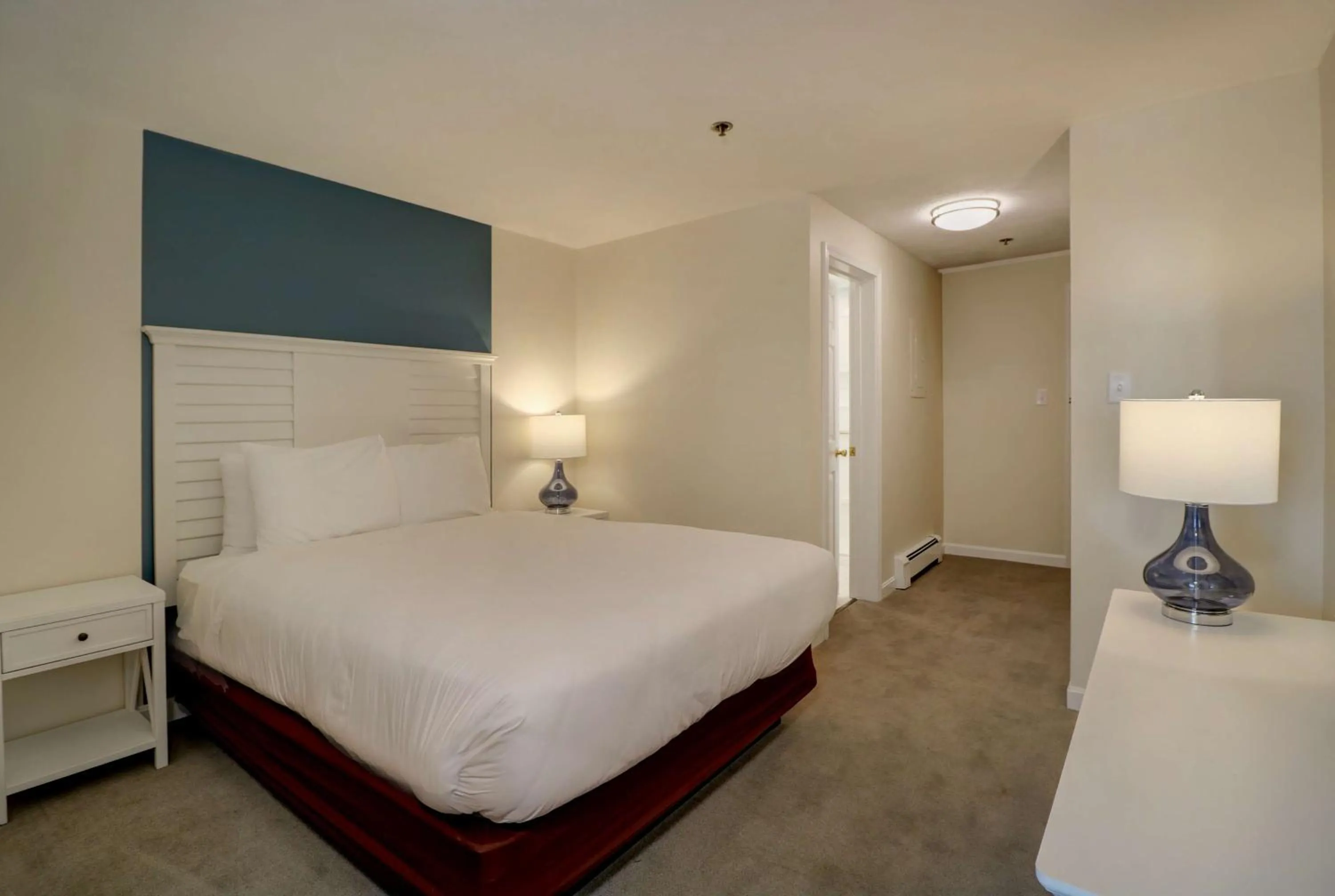 Bedroom, Bed in Seacastles Resort