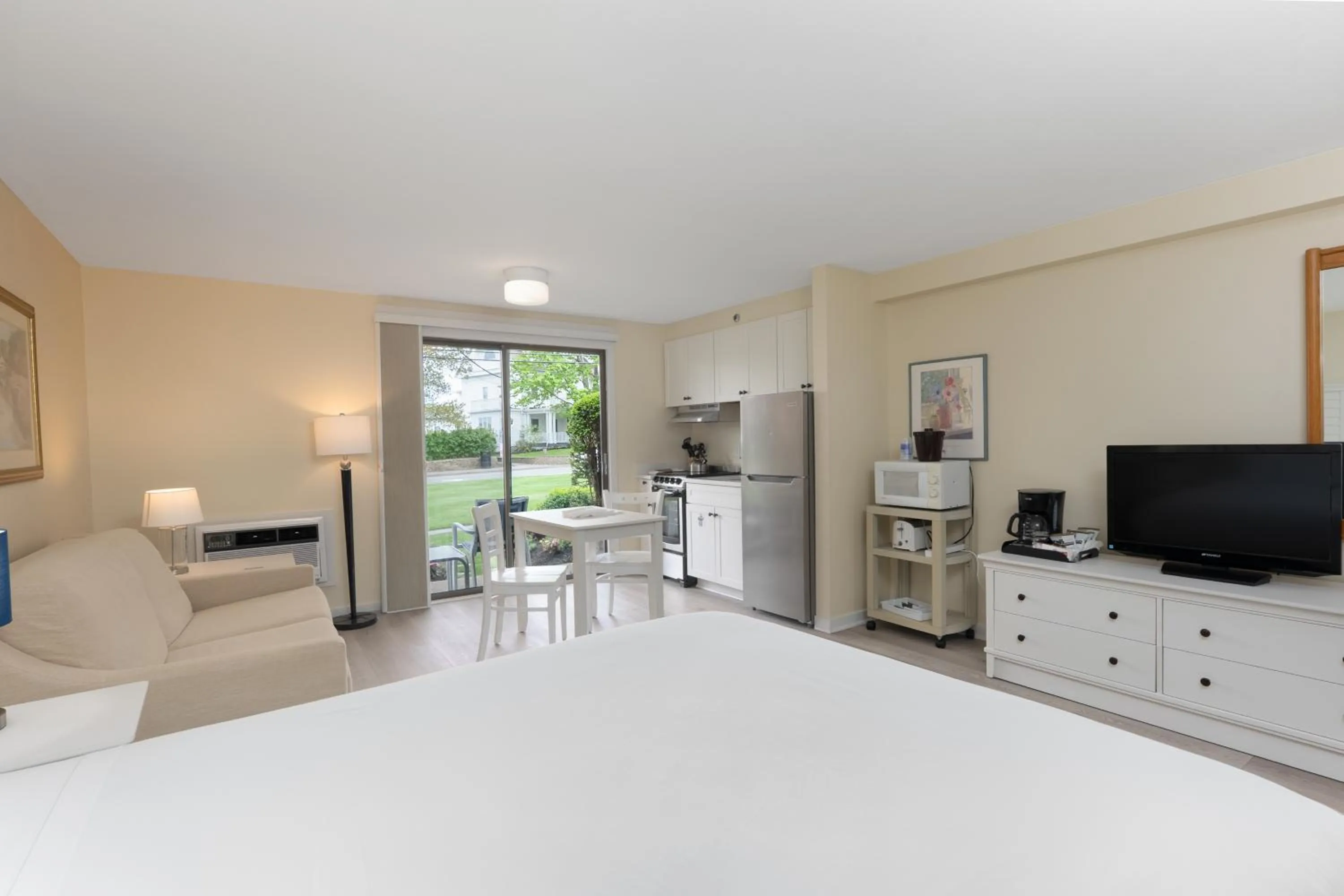 TV and multimedia, Bed in Seacastles Resort