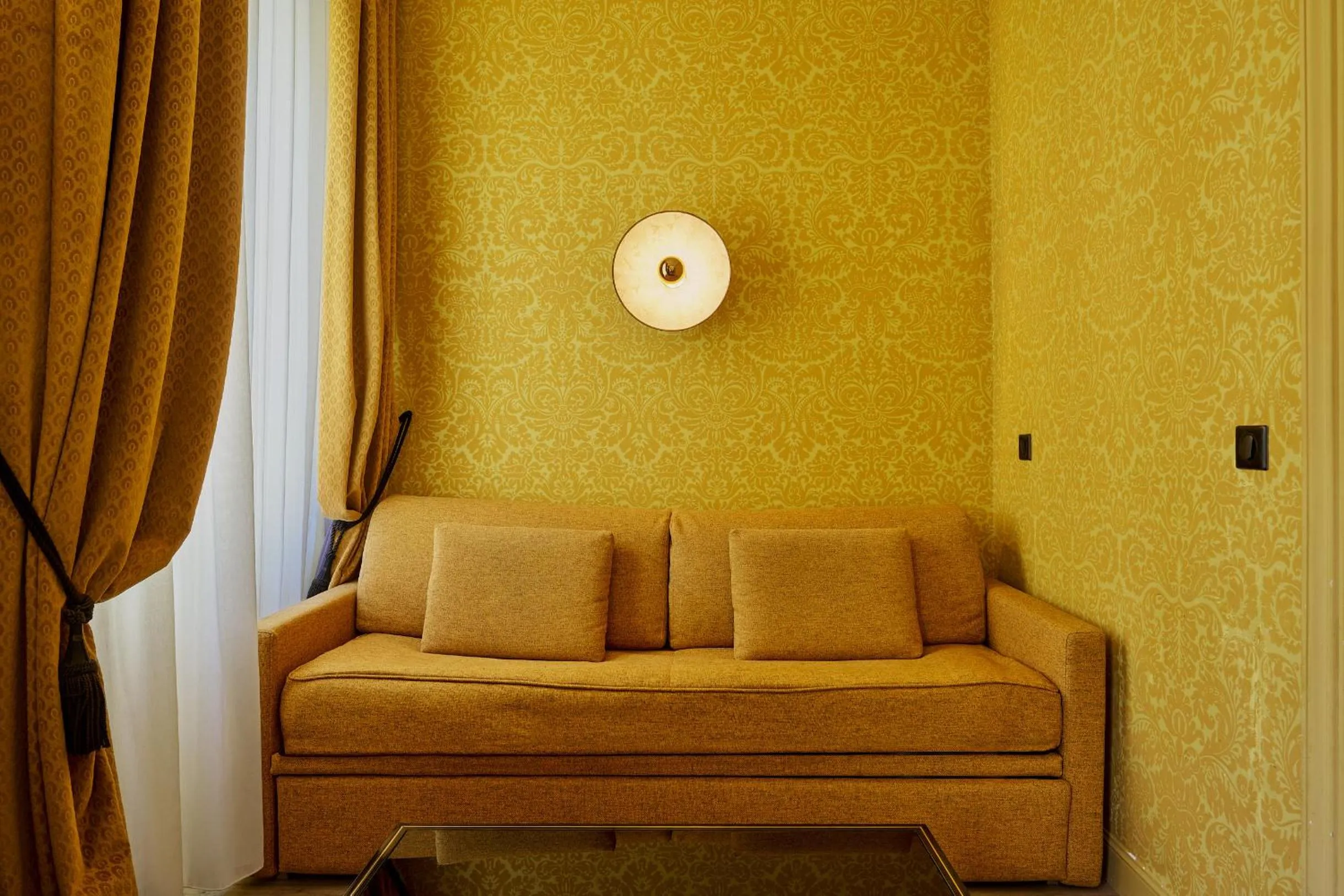 Bedroom in Hotel Le Grimaldi by Happyculture