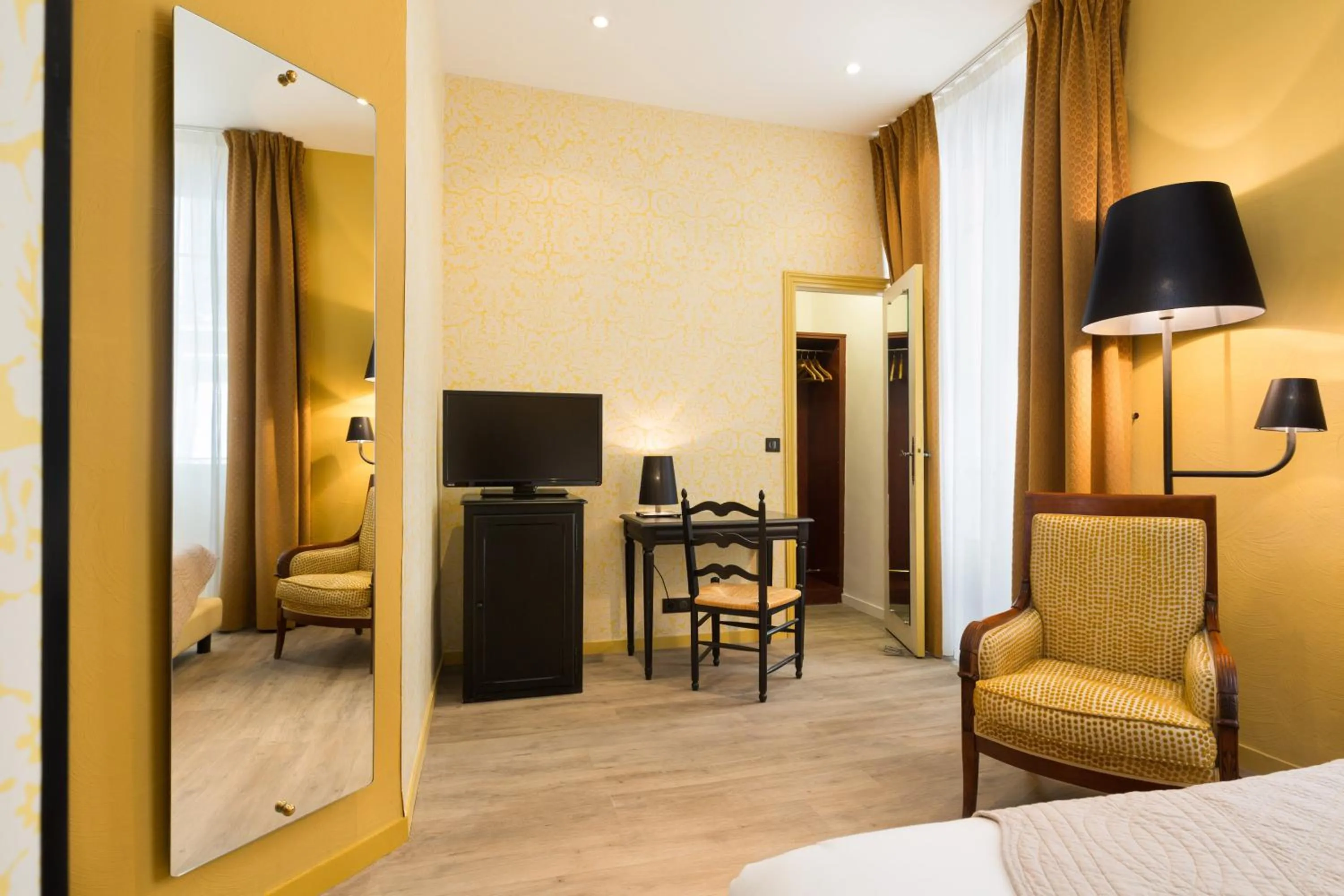 Business facilities, Bed in Hotel Le Grimaldi by Happyculture