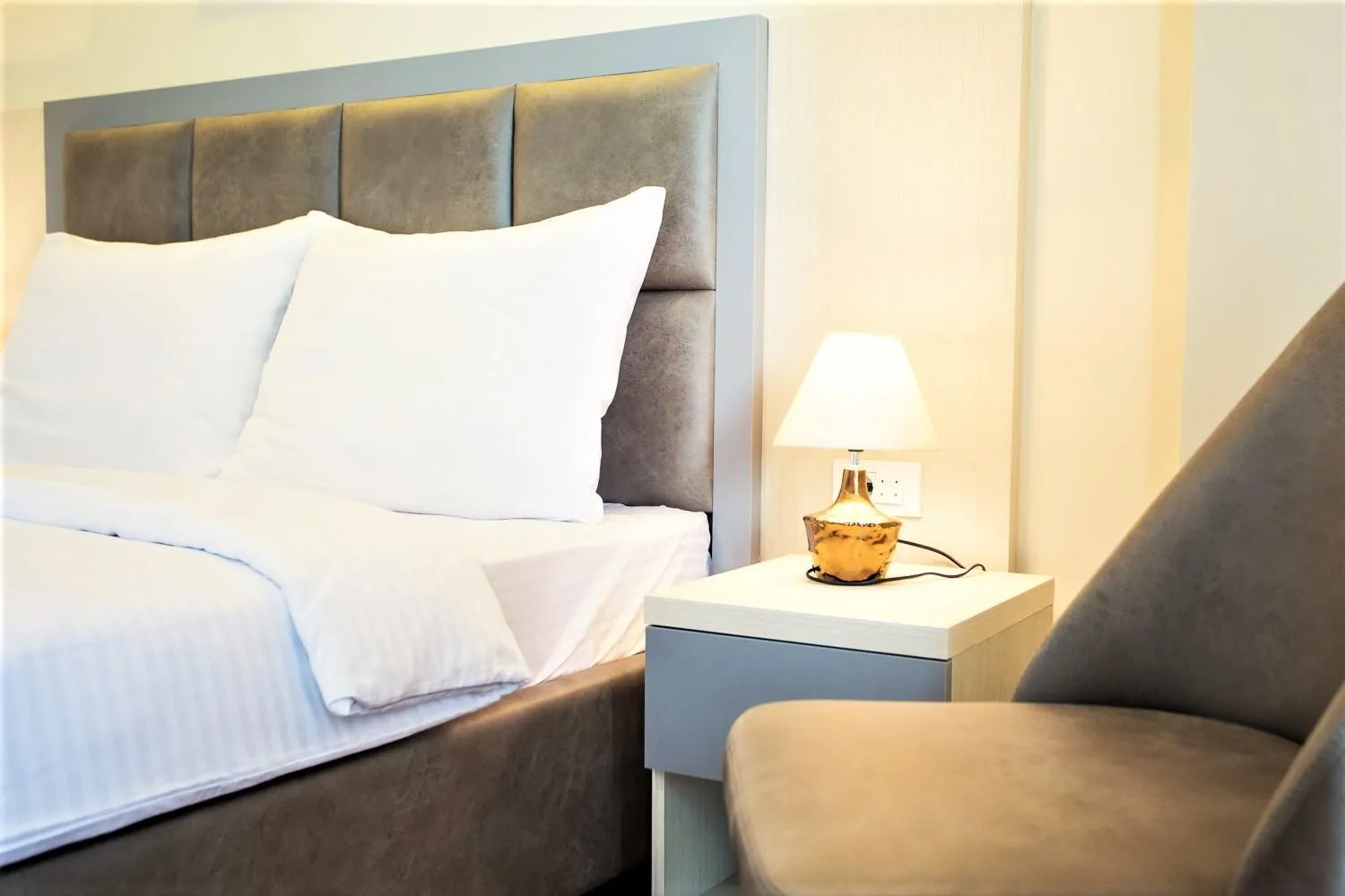 Staff, Bed in Hotel Olimpija plus