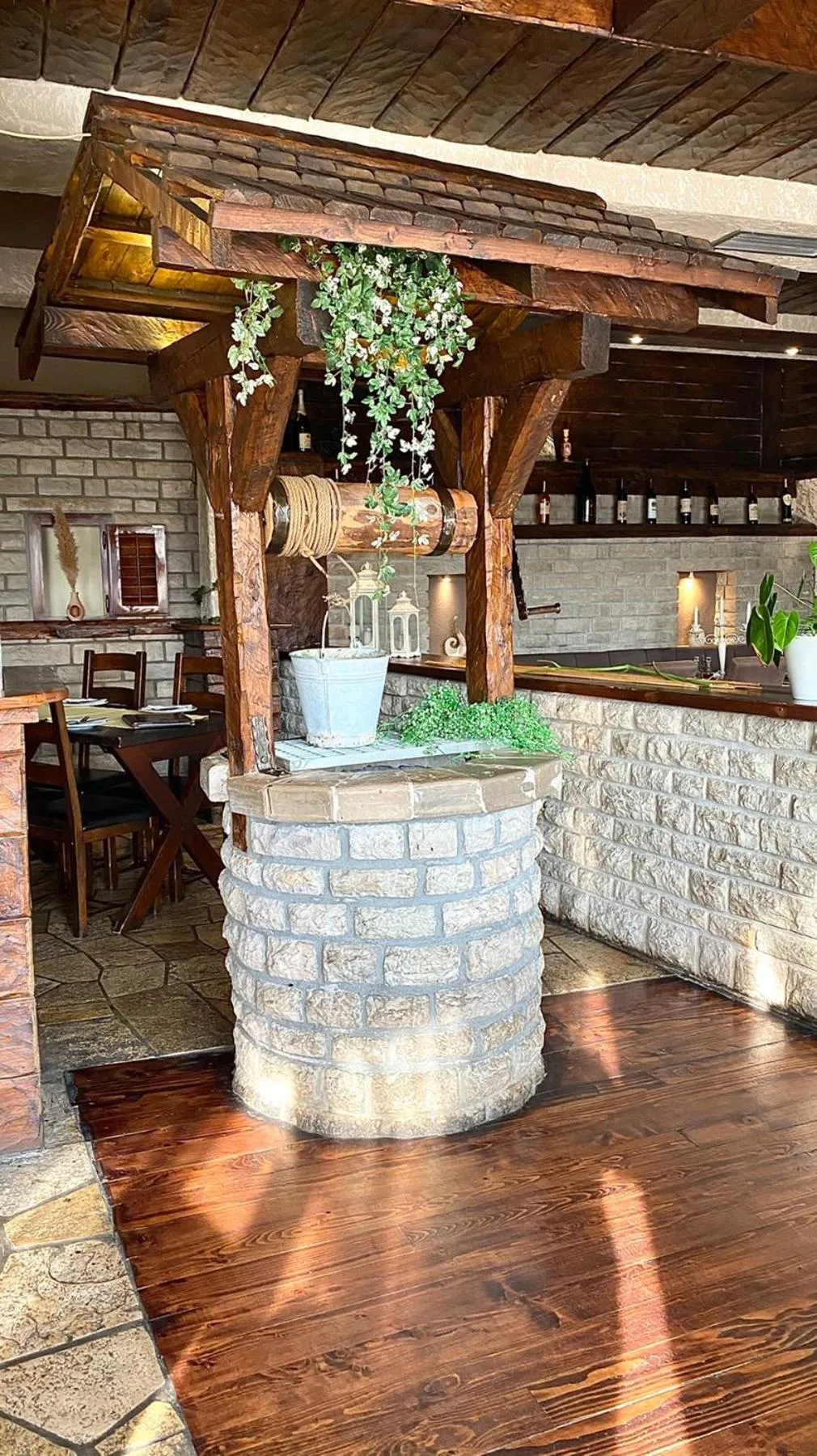 Restaurant/places to eat in Hotel Olimpija plus