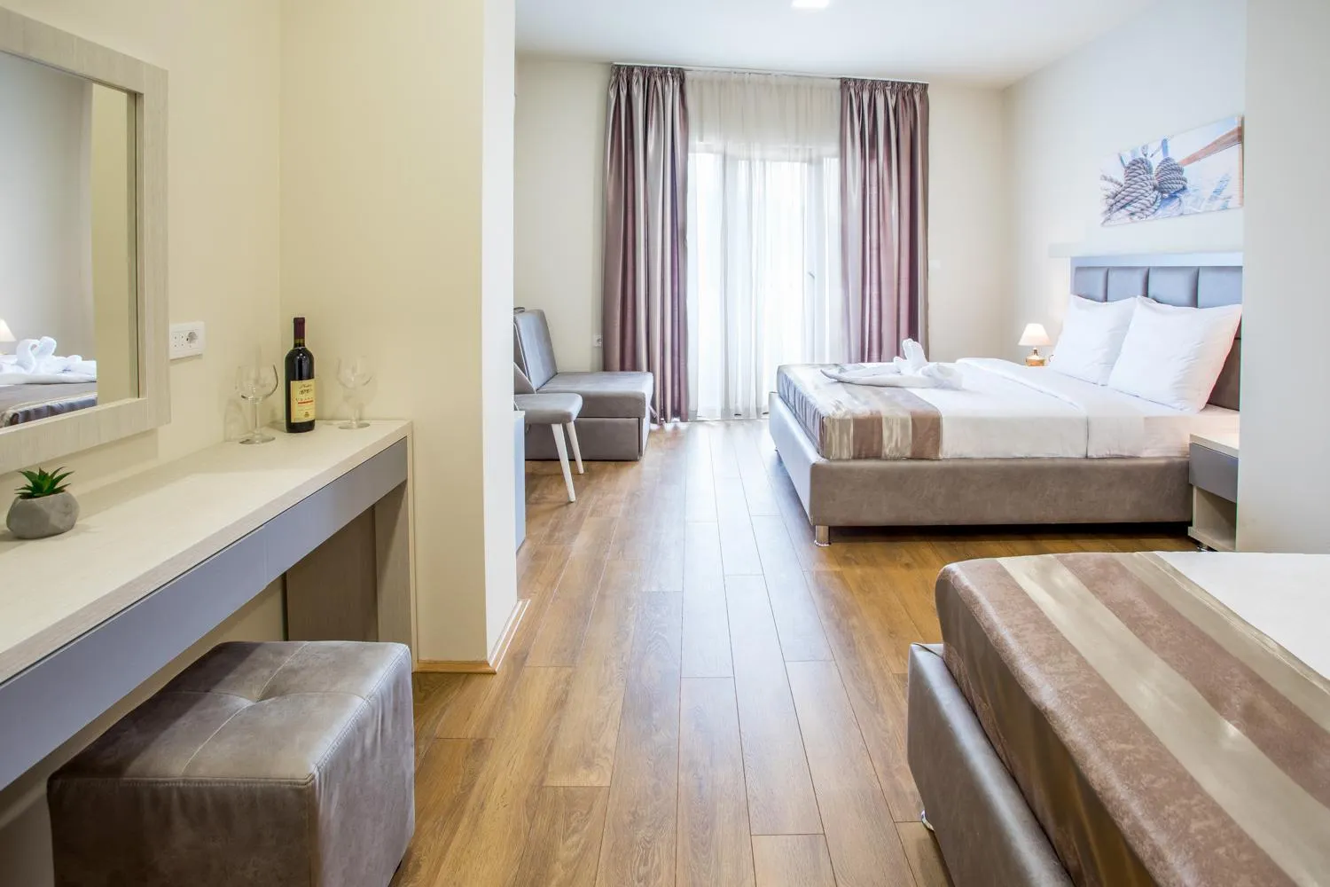 Staff, Bed in Hotel Olimpija plus