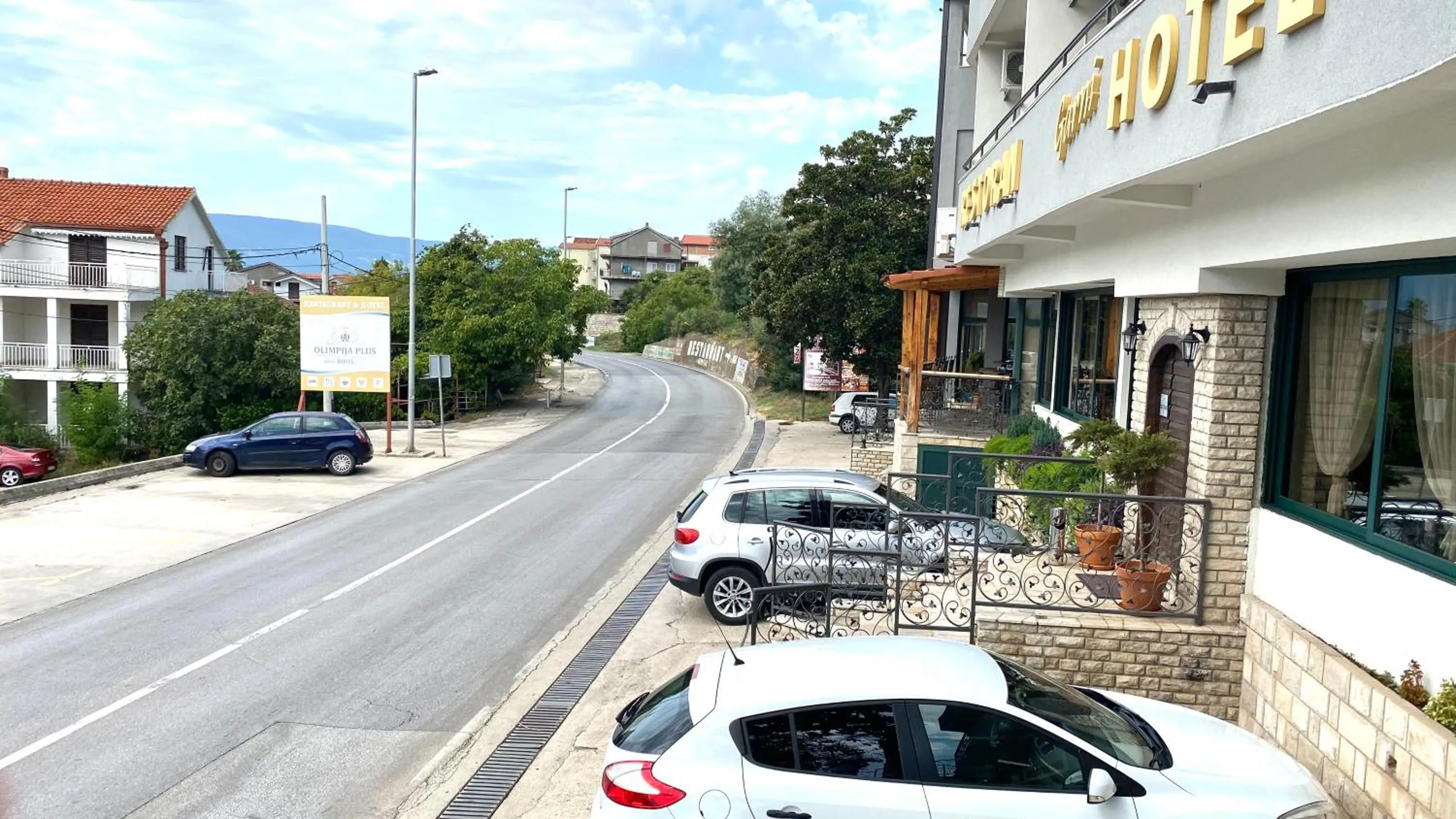 Parking in Hotel Olimpija plus