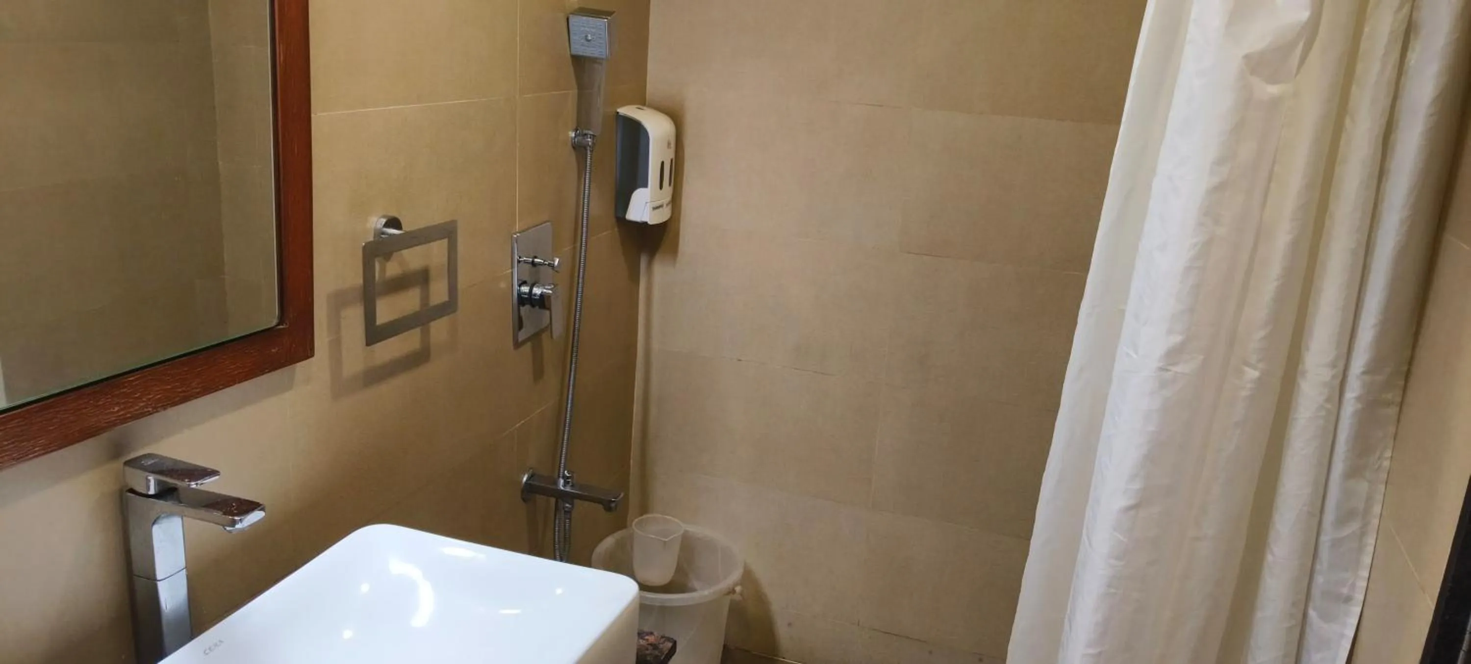 Shower in The Altruist Hotel Navi Mumbai-1