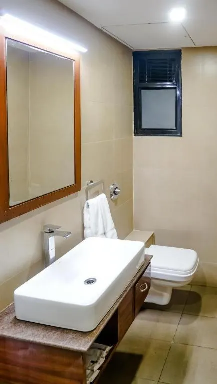 Toilet in The Altruist Hotel Navi Mumbai-1