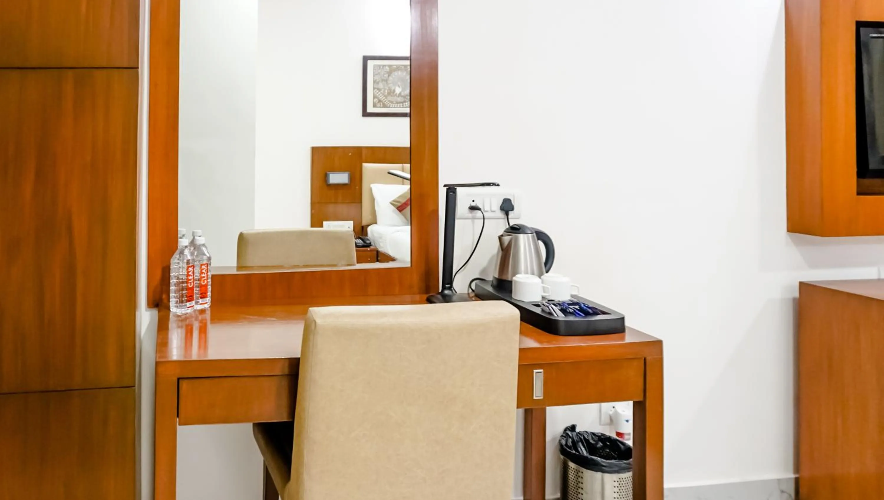 Coffee/tea facilities in The Altruist Hotel Navi Mumbai-1