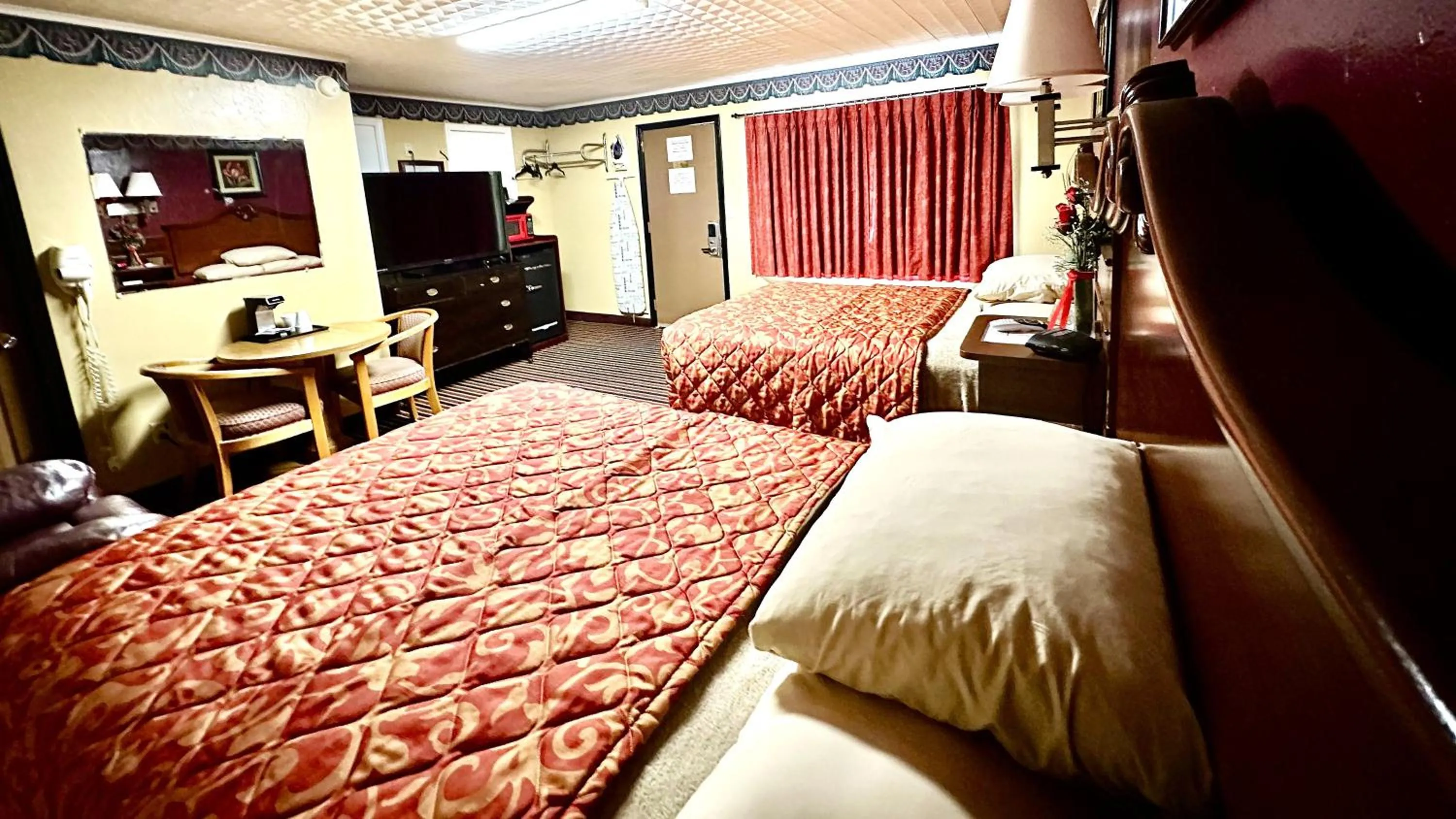 Bedroom, Bed in Relax Inn Vinita