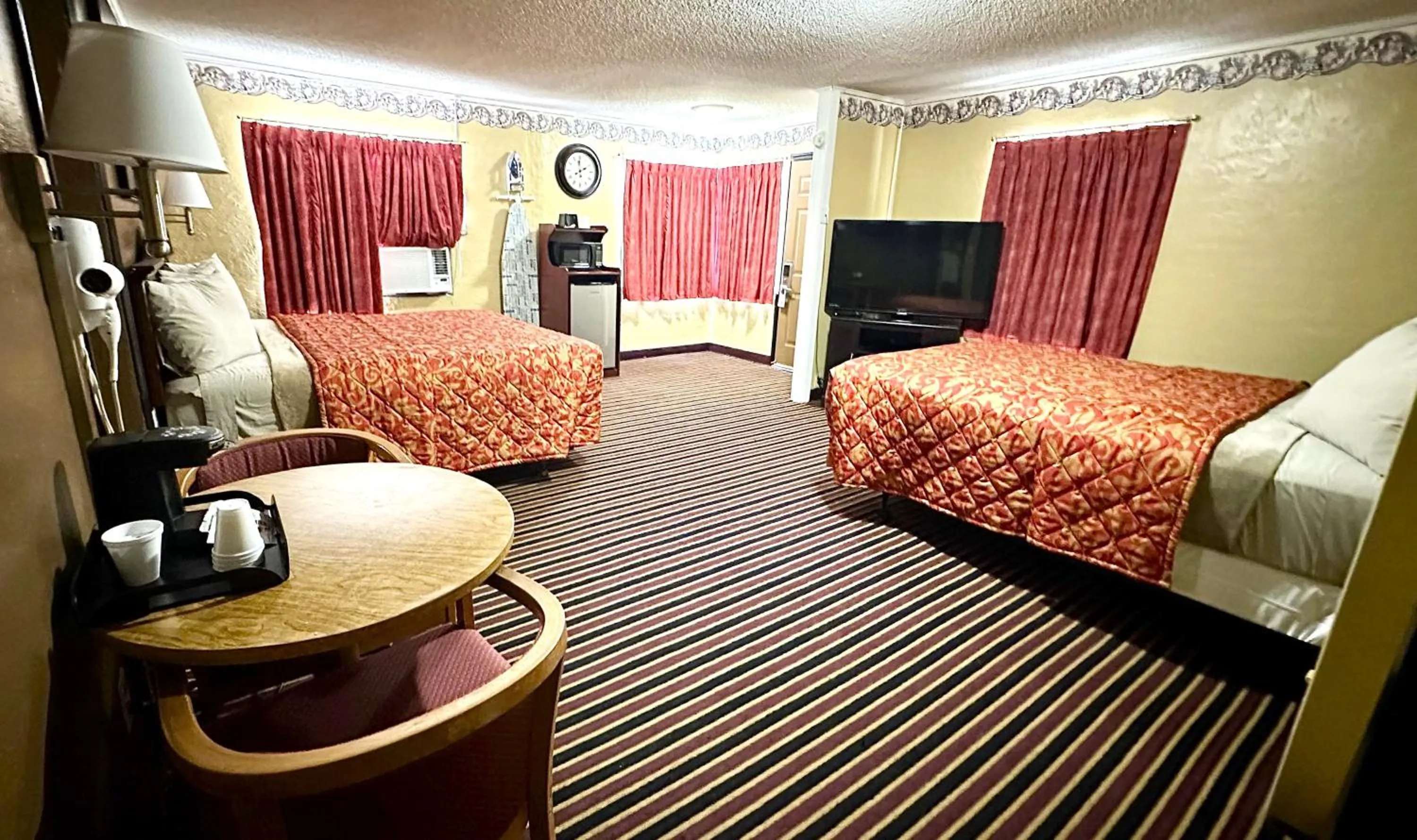 Bed in Relax Inn Vinita