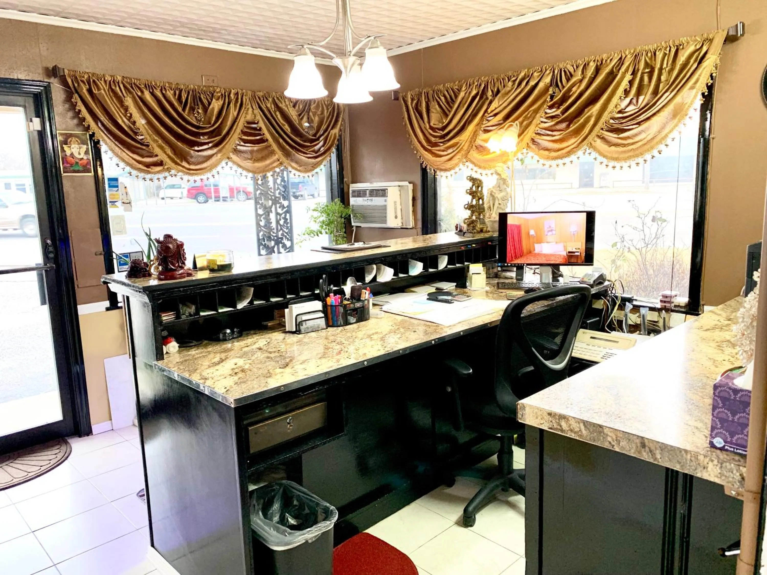 Property building in Relax Inn Vinita