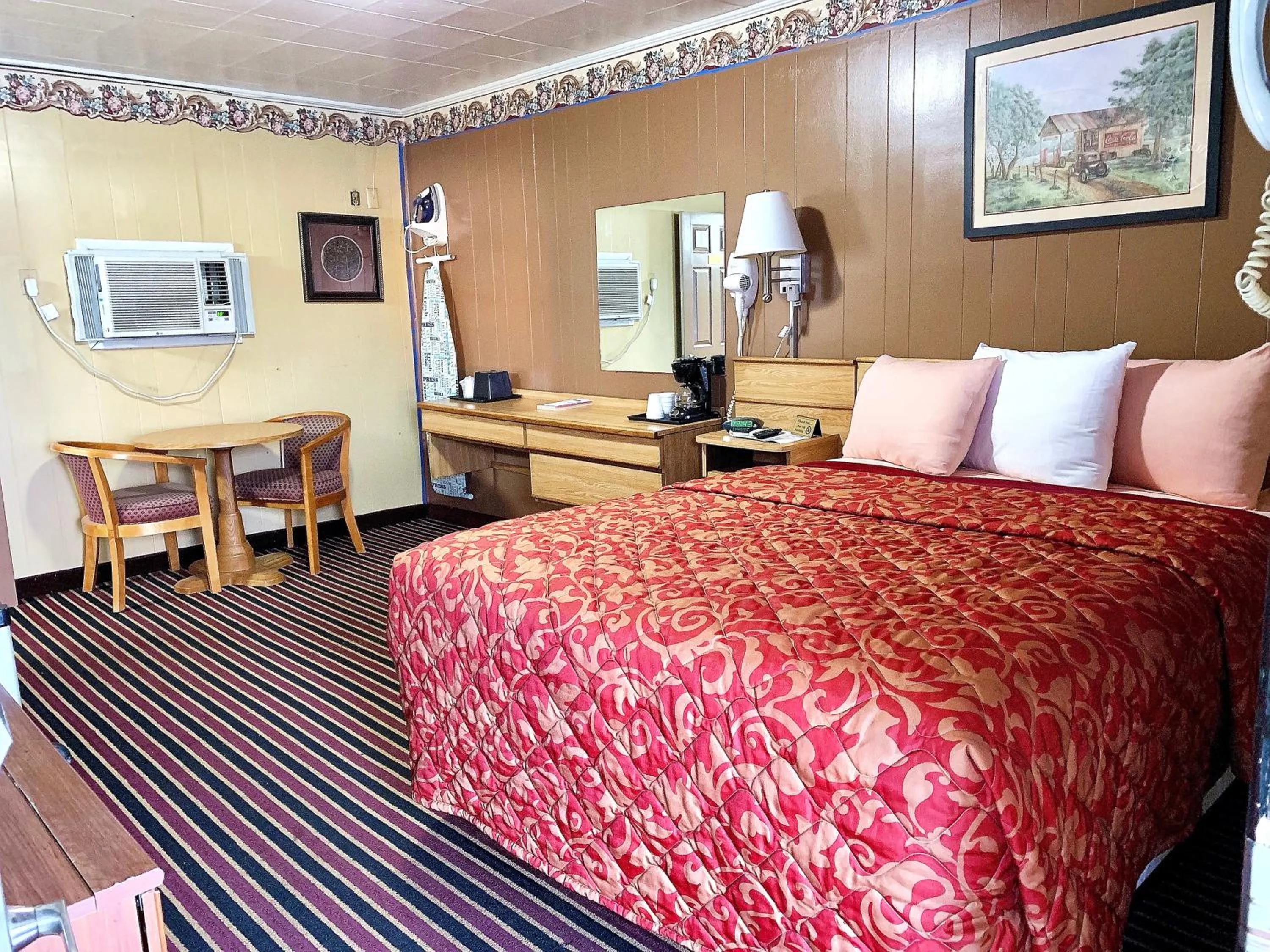 Other, Bed in Relax Inn Vinita