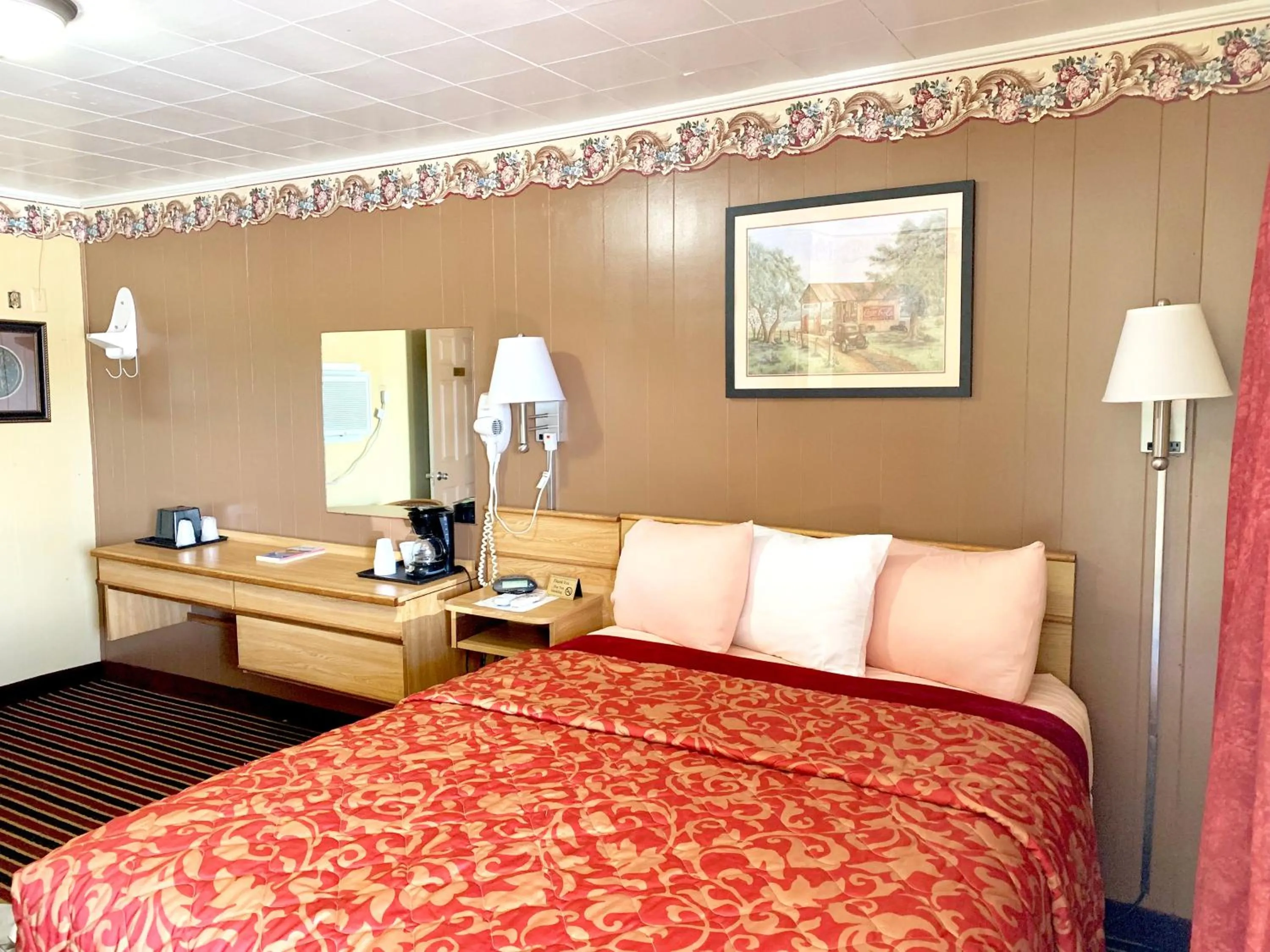 Photo of the whole room, Bed in Relax Inn Vinita