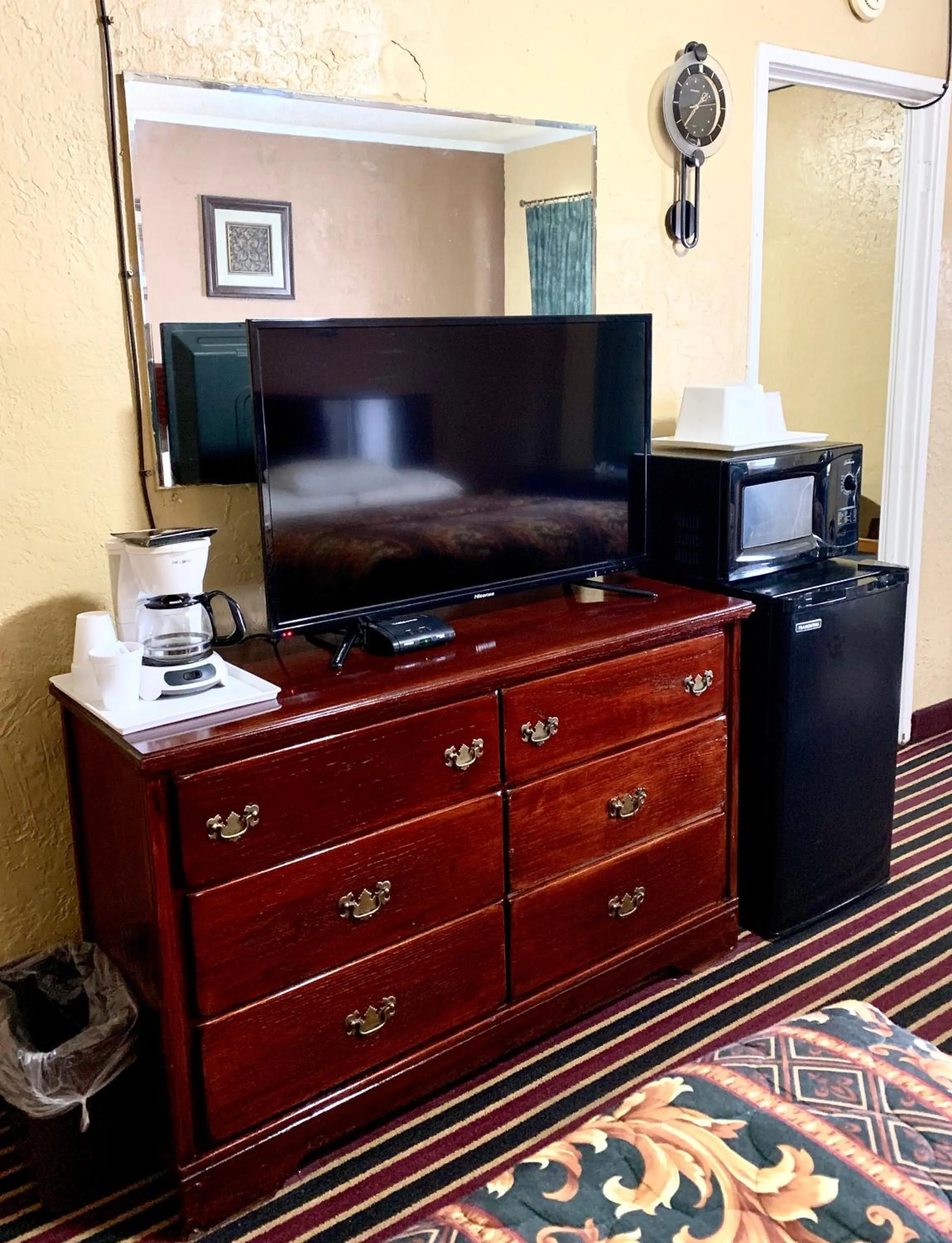 Photo of the whole room in Relax Inn Vinita