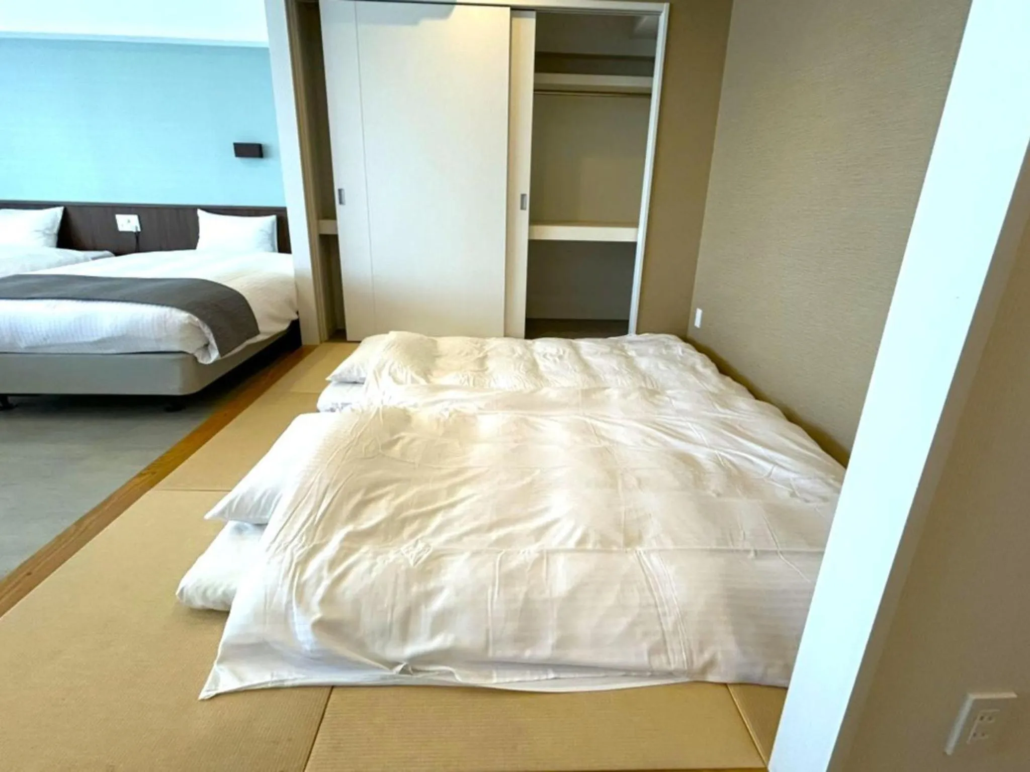 Bed in Sunset Resort Canphou