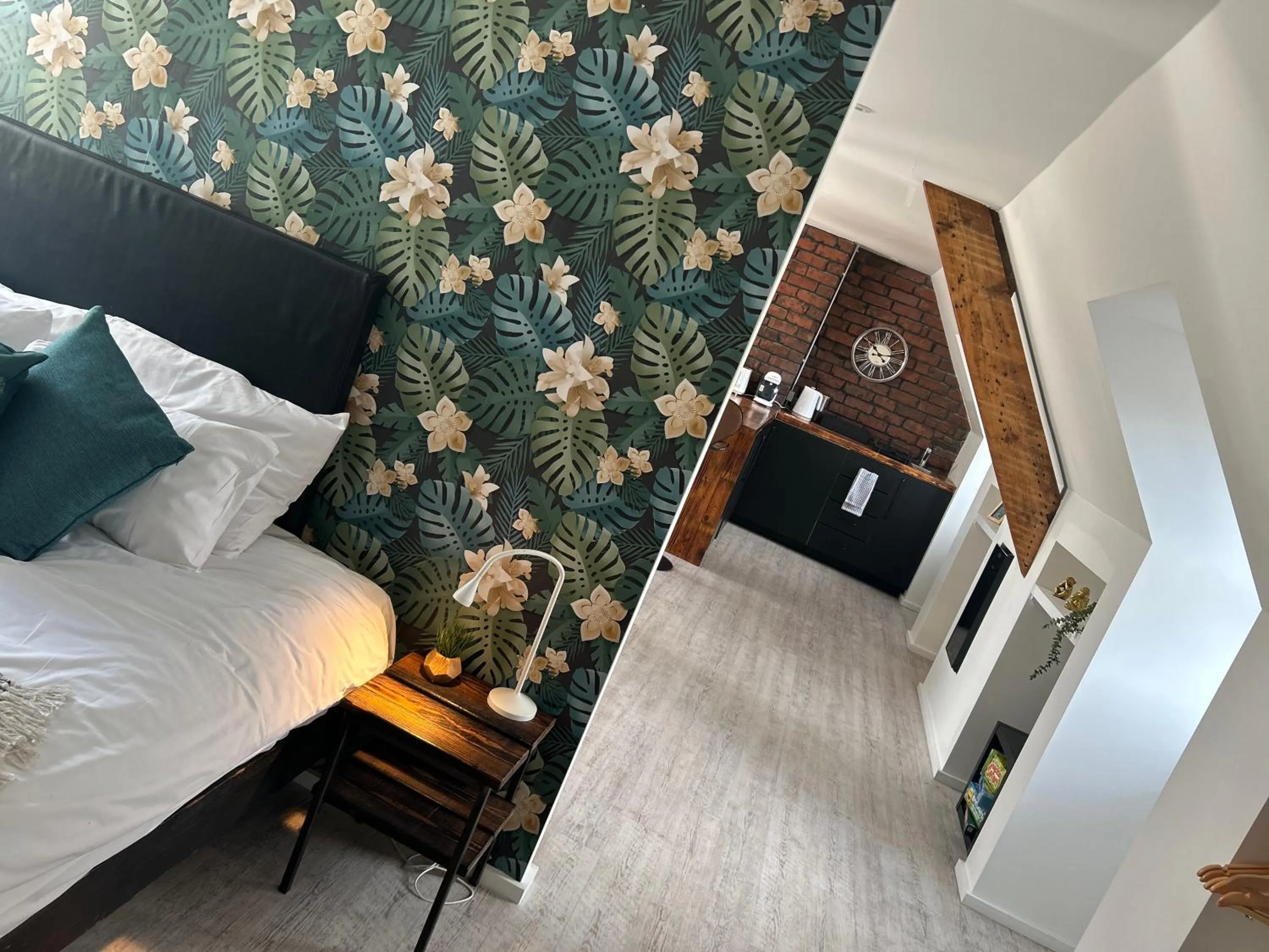 Photo of the whole room, Bed in Cardiff Arms Bistro & Hotel