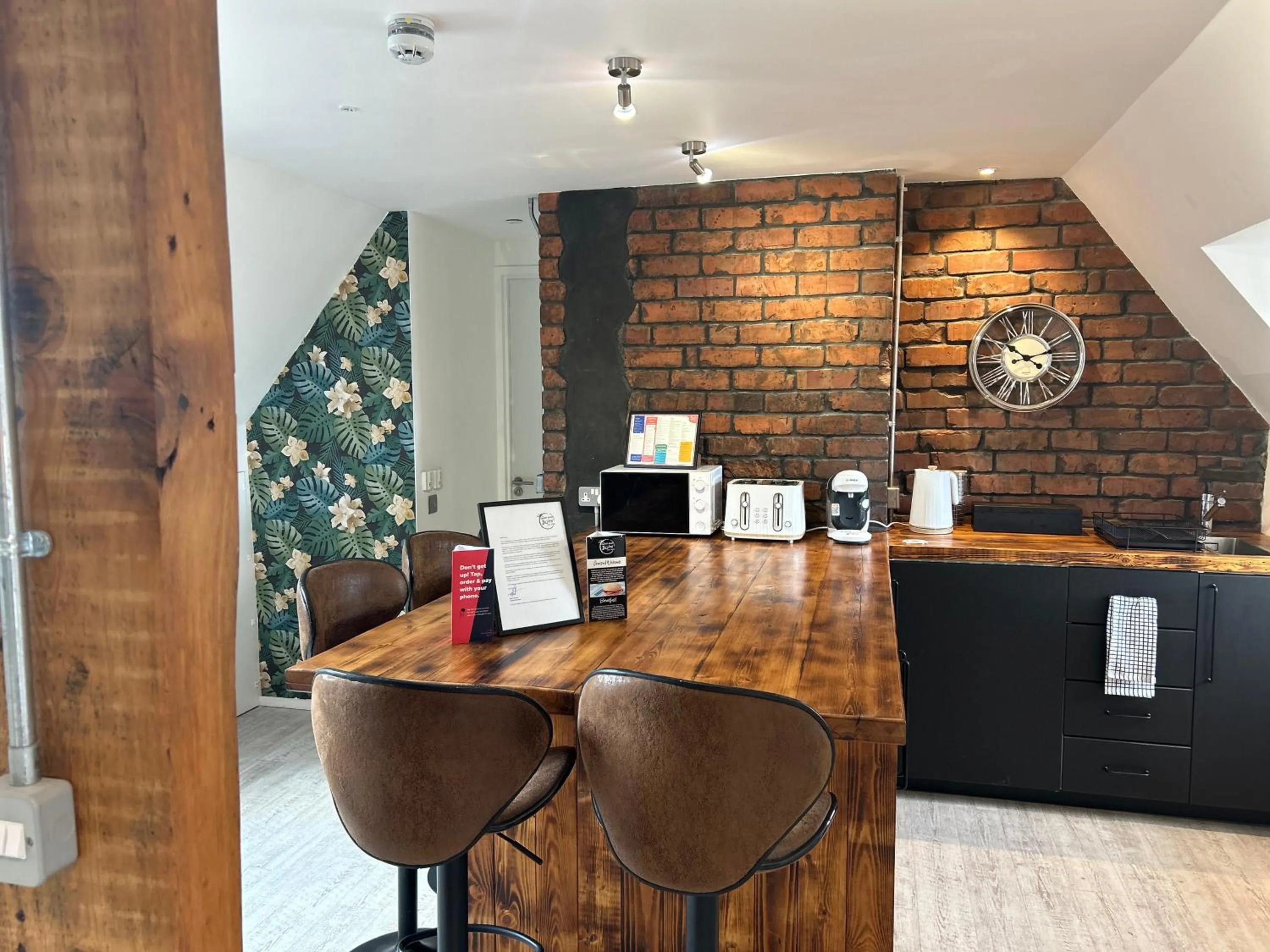 Kitchen or kitchenette in Cardiff Arms Bistro & Hotel