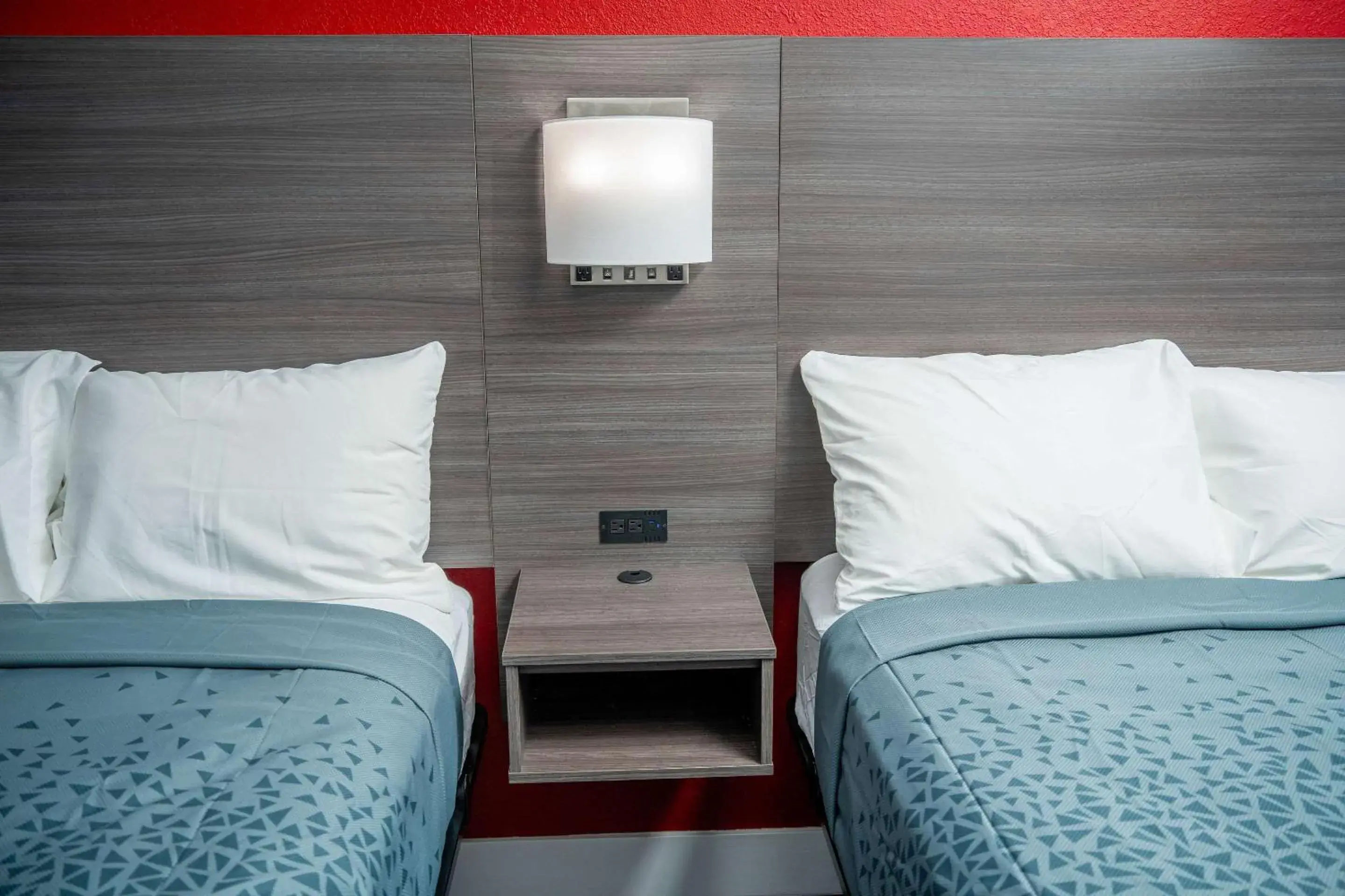 Bedroom, Bed in Econo Lodge Clarks Summit - Scranton Bedroom, Bed in Econo Lodge Clarks Summit - Scranton