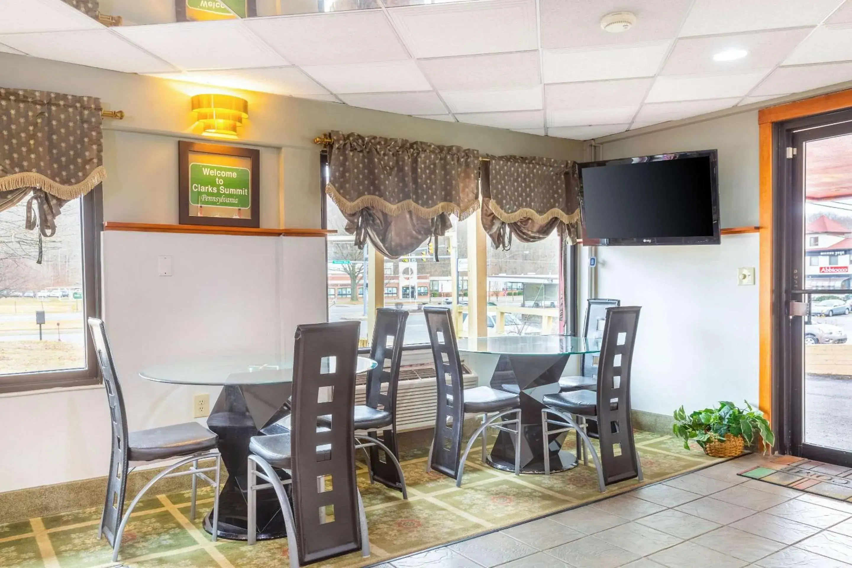 Lobby or reception in Econo Lodge Clarks Summit - Scranton Lobby or reception in Econo Lodge Clarks Summit - Scranton