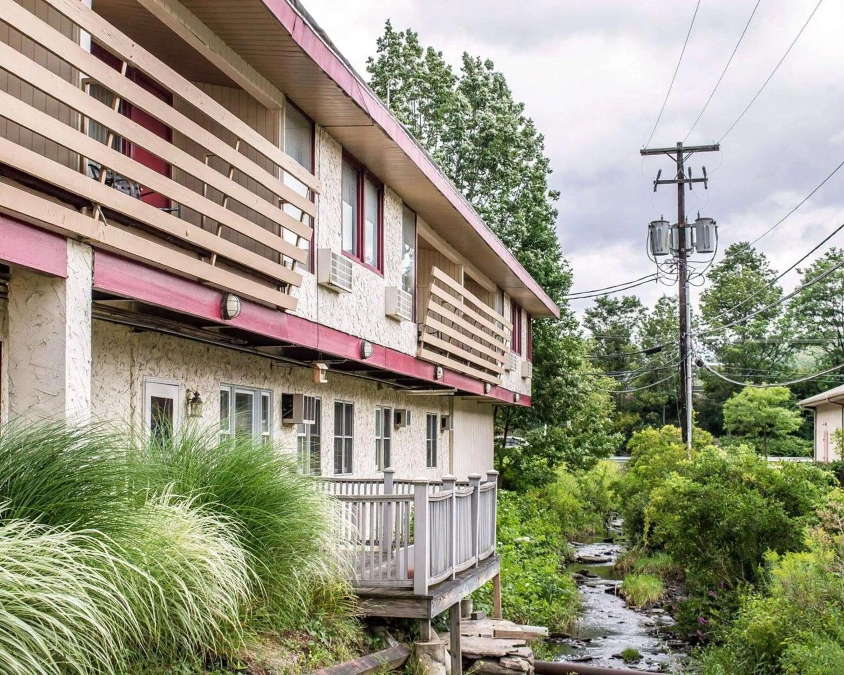 Property building in Econo Lodge Clarks Summit - Scranton