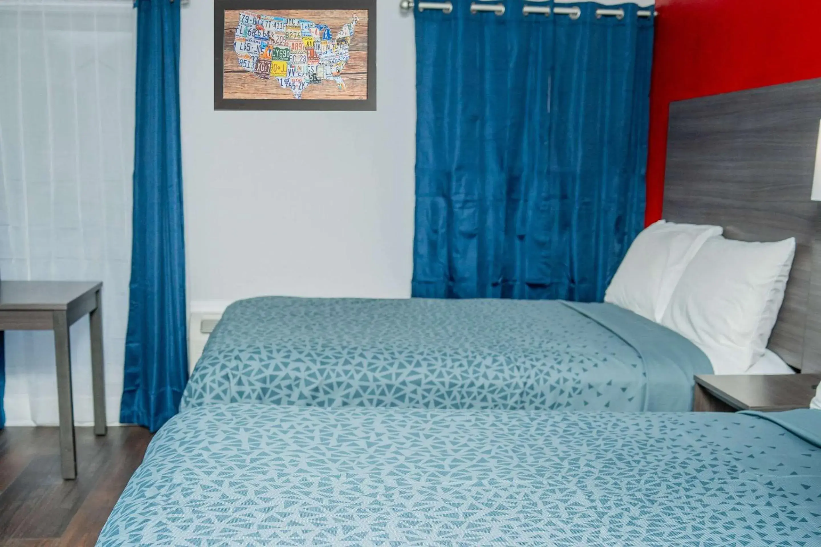 Bedroom, Bed in Econo Lodge Clarks Summit - Scranton Bedroom, Bed in Econo Lodge Clarks Summit - Scranton