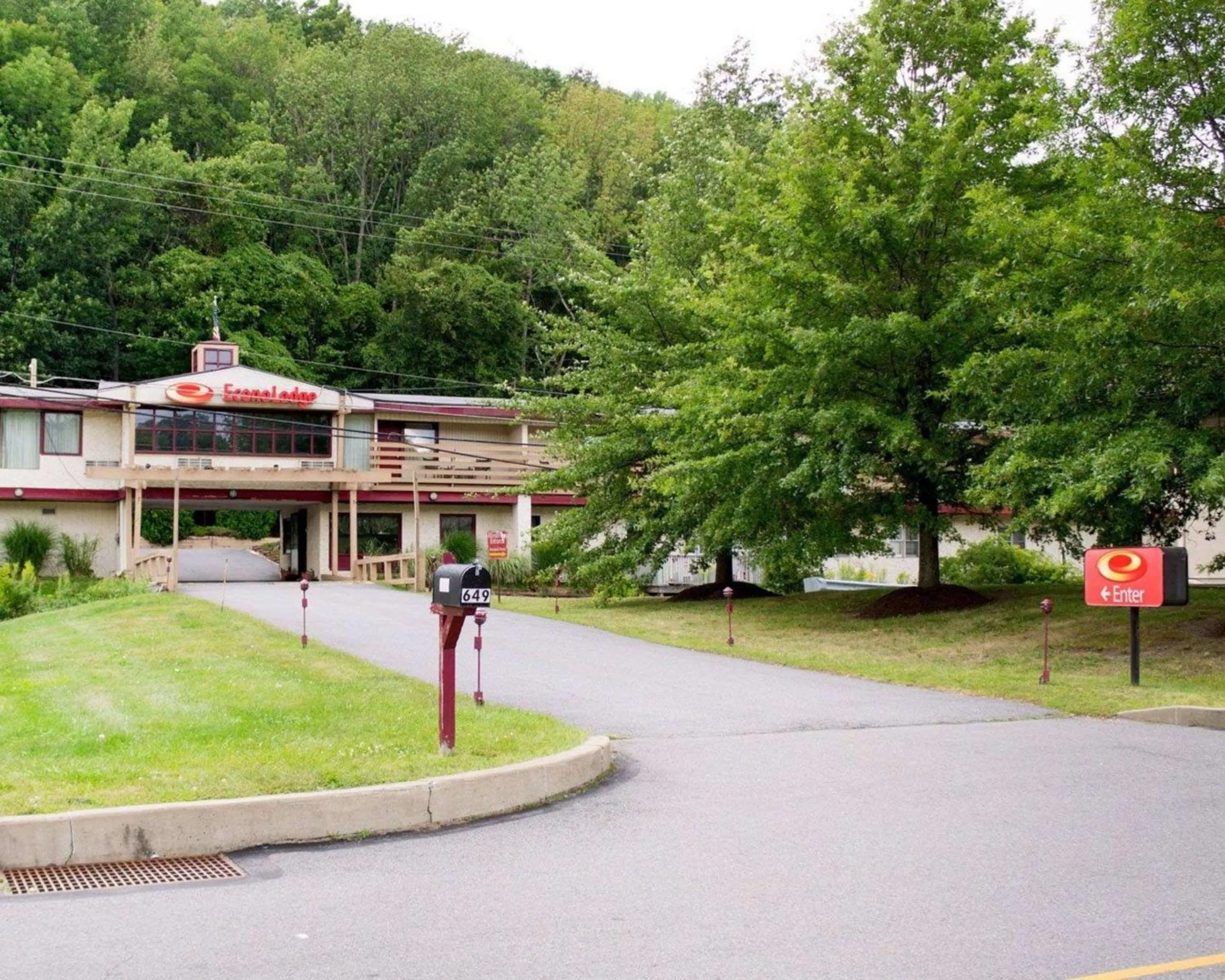 Property building in Econo Lodge Clarks Summit - Scranton