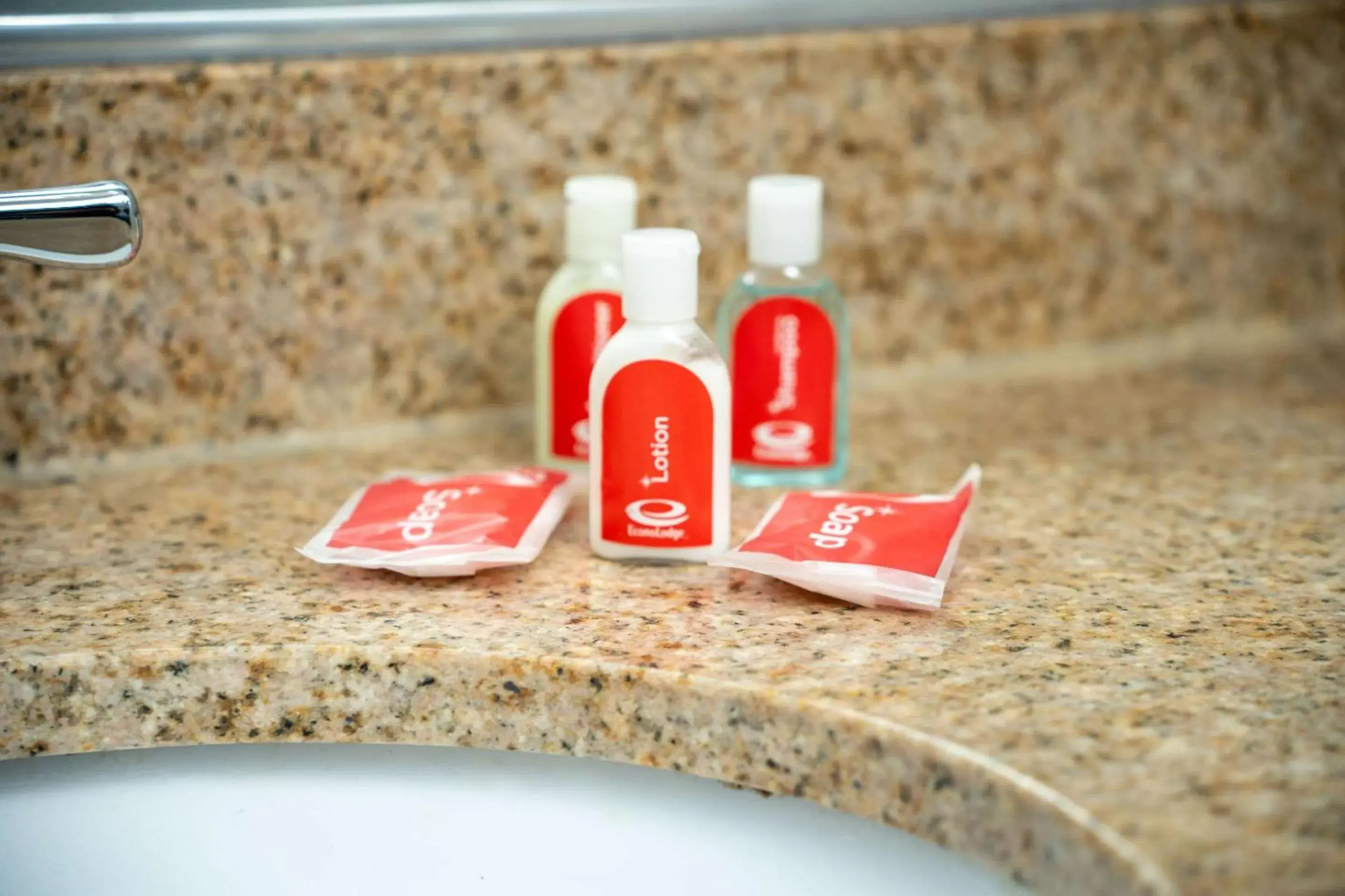 Bedroom in Econo Lodge Clarks Summit - Scranton Bedroom in Econo Lodge Clarks Summit - Scranton