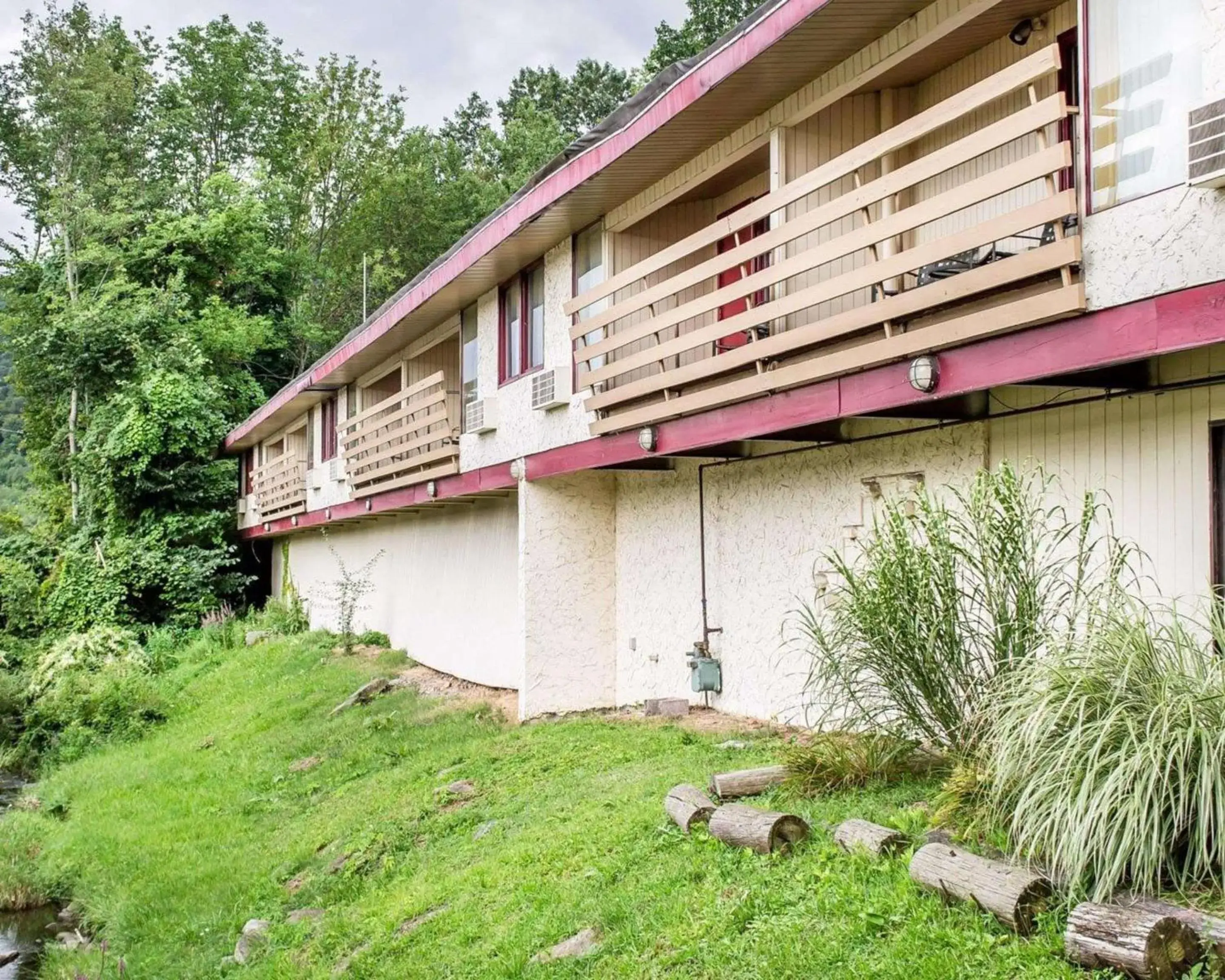 Property building in Econo Lodge Clarks Summit - Scranton Property building in Econo Lodge Clarks Summit - Scranton