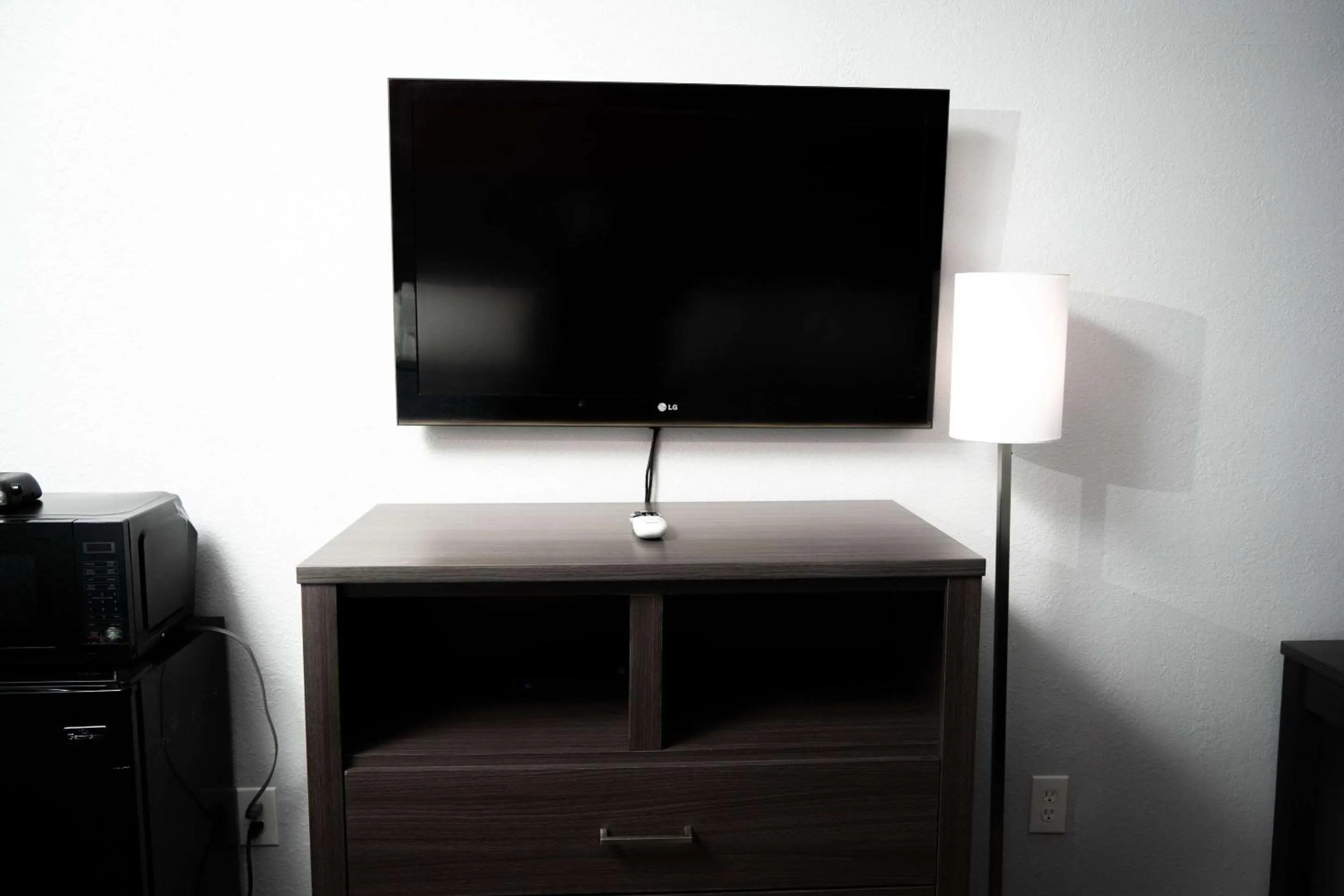 Bedroom in Econo Lodge Clarks Summit - Scranton