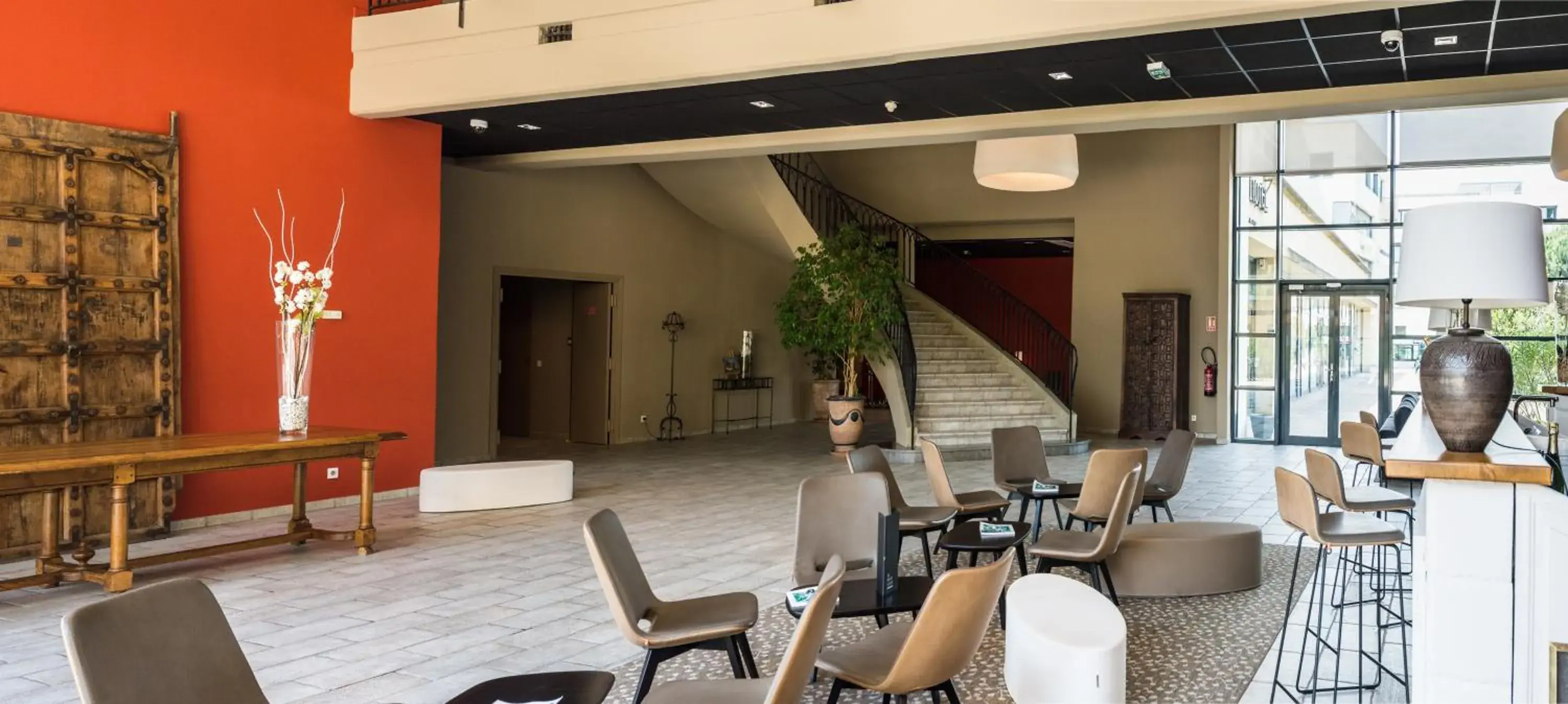 Lounge or bar in Avignon Grand Hotel Lounge or bar in Avignon Grand Hotel