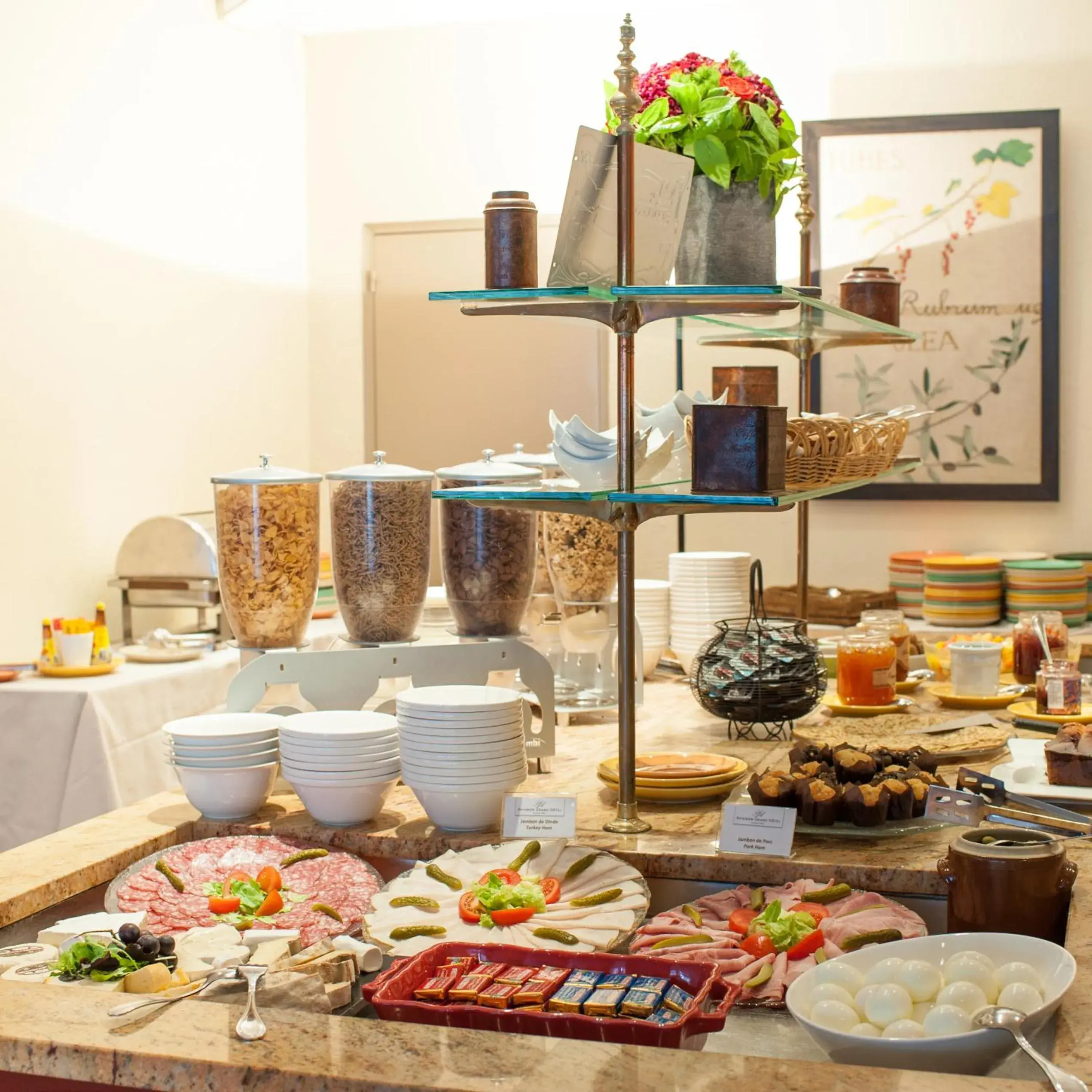 Restaurant/places to eat in Avignon Grand Hotel Restaurant/places to eat in Avignon Grand Hotel