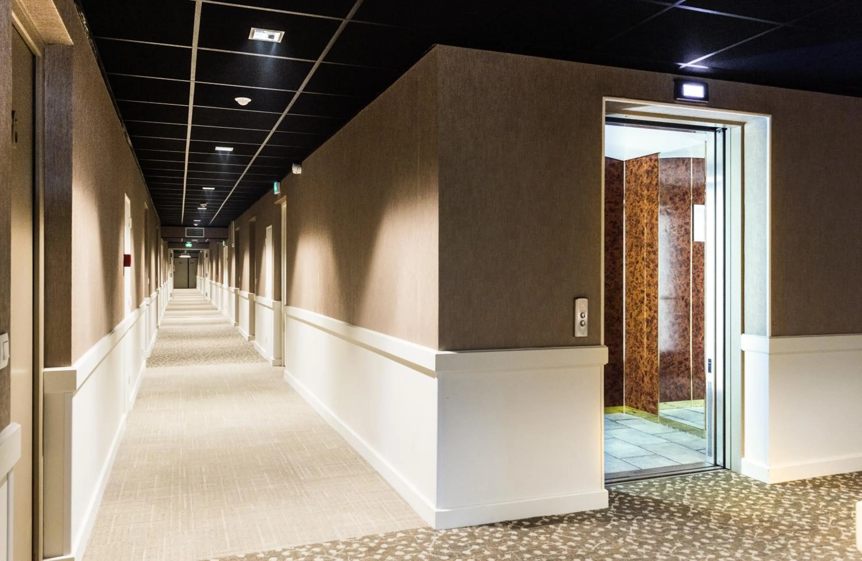 Area and facilities in Avignon Grand Hotel