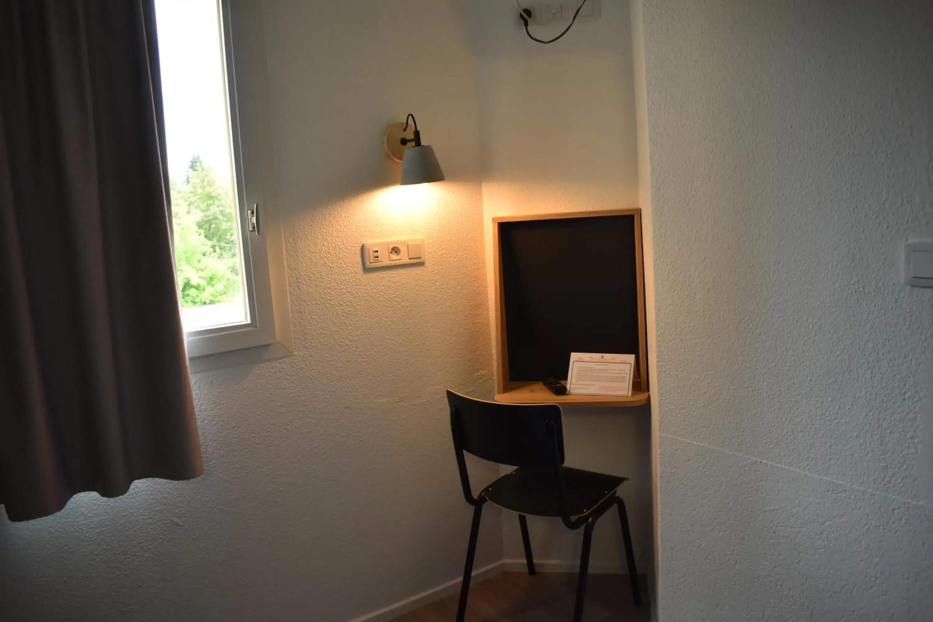 Double Room in Cat'Hotel Double Room in Cat'Hotel