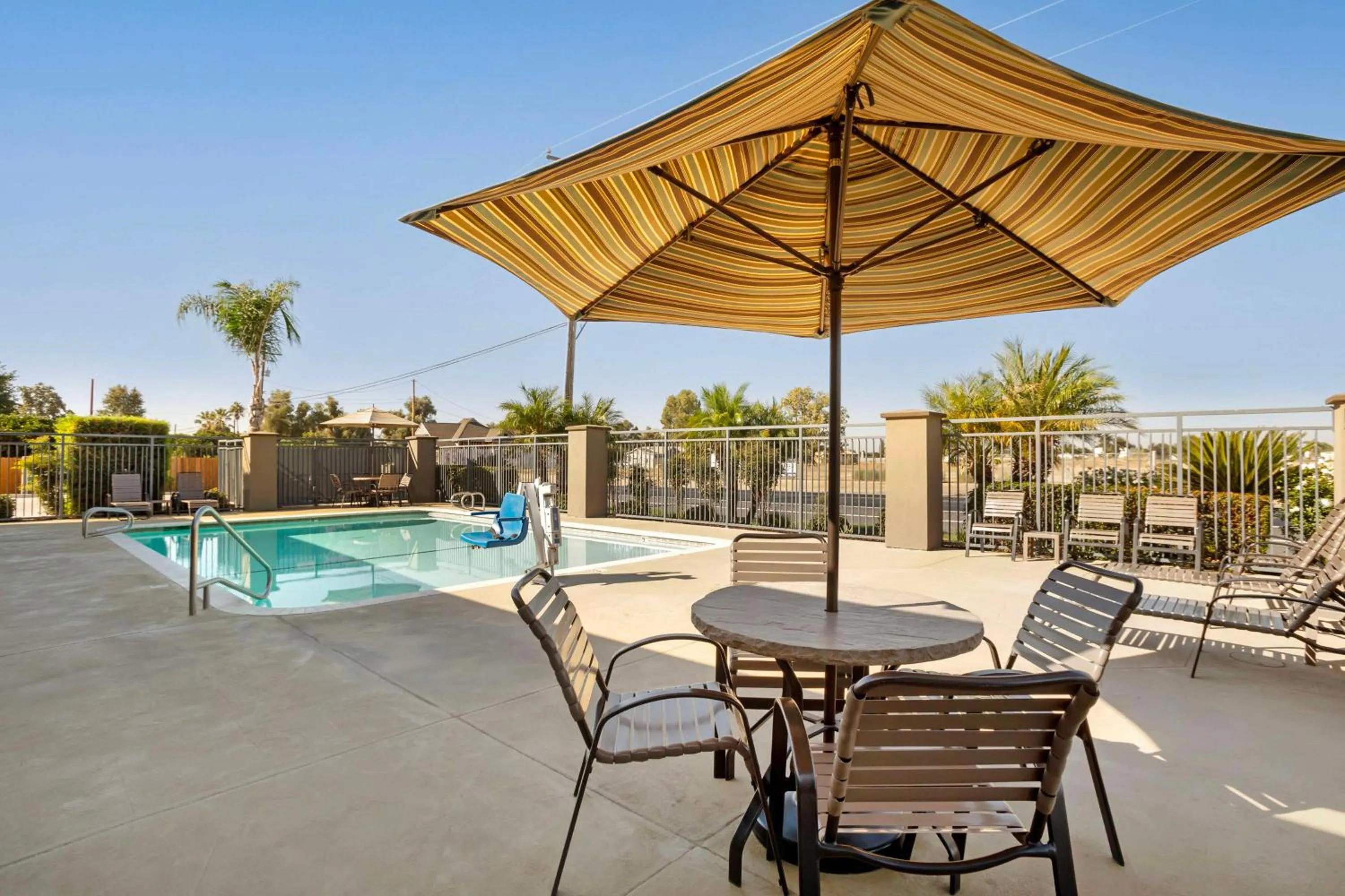 Pool view in Best Western Exeter Inn & Suites