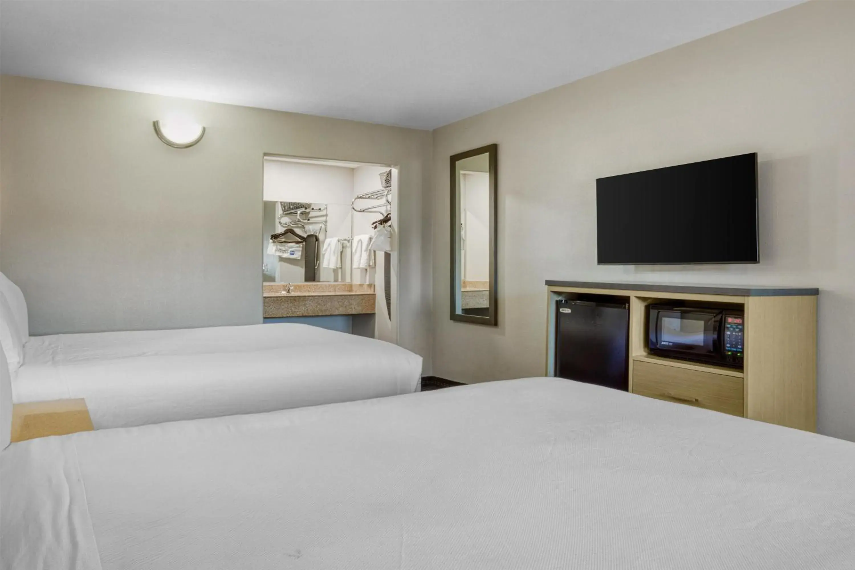 Bedroom, Bed in SureStay Hotel by Best Western San Rafael Bedroom, Bed in SureStay Hotel by Best Western San Rafael