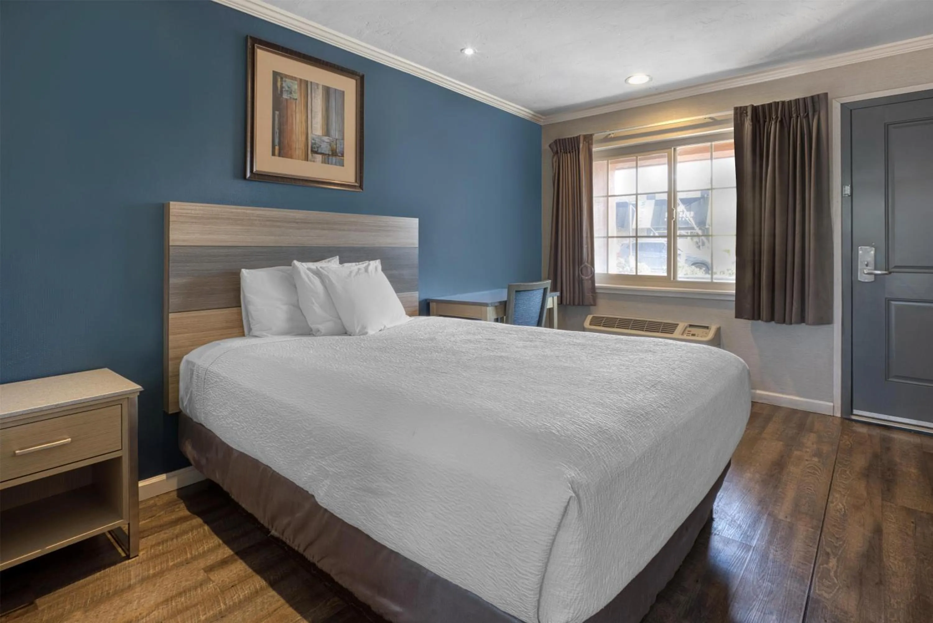 Bedroom, Bed in SureStay Hotel by Best Western San Rafael