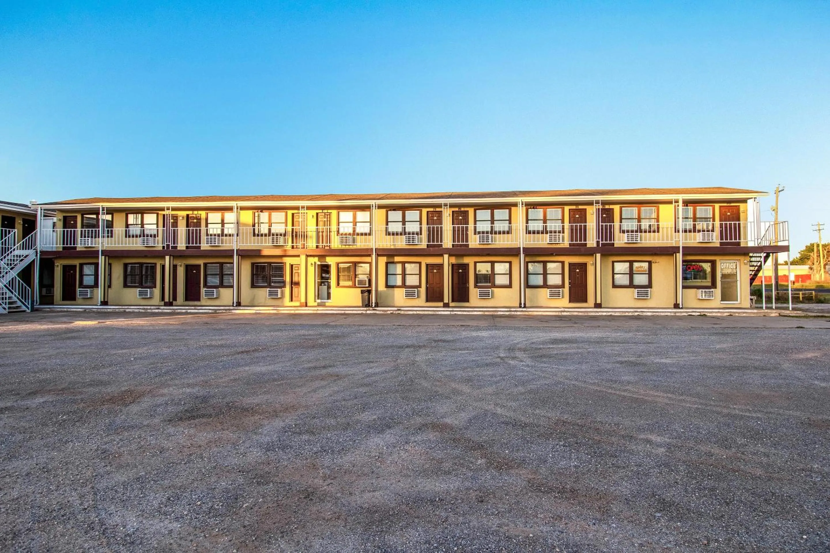 On site in Crossroads Motel Seiling US 60