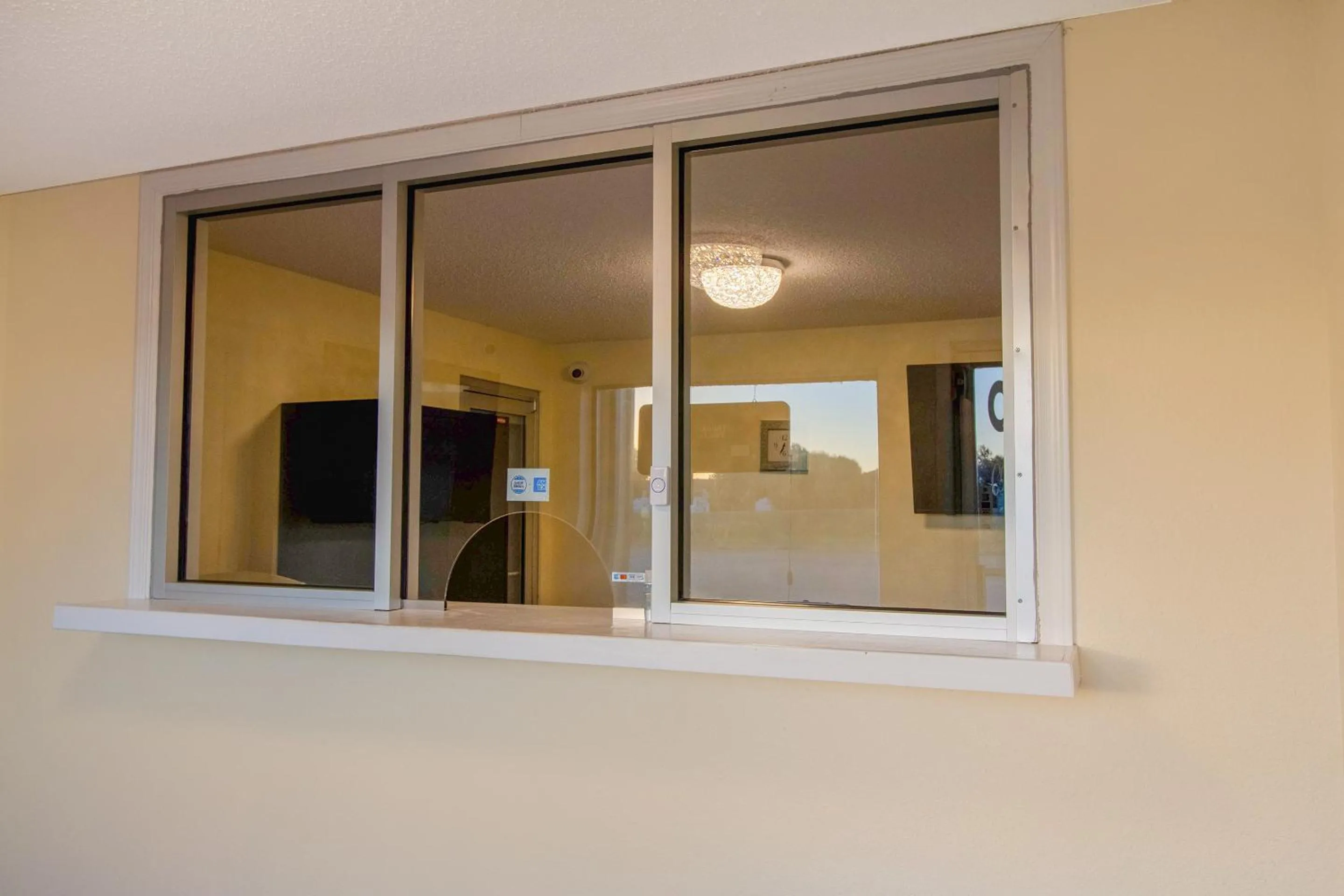 Lobby or reception in Crossroads Motel Seiling US 60