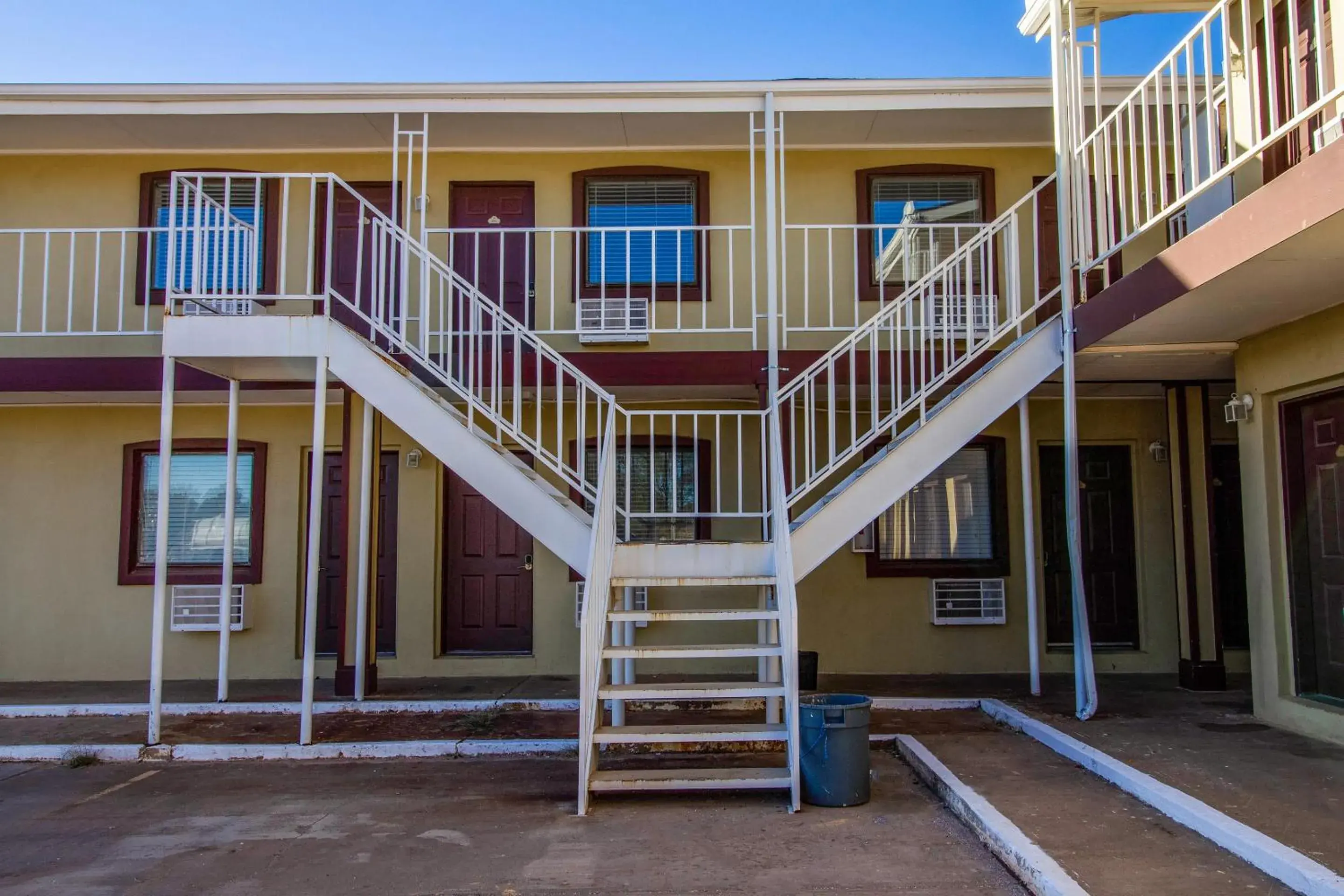 Facade/entrance in Crossroads Motel Seiling US 60 Facade/entrance in Crossroads Motel Seiling US 60