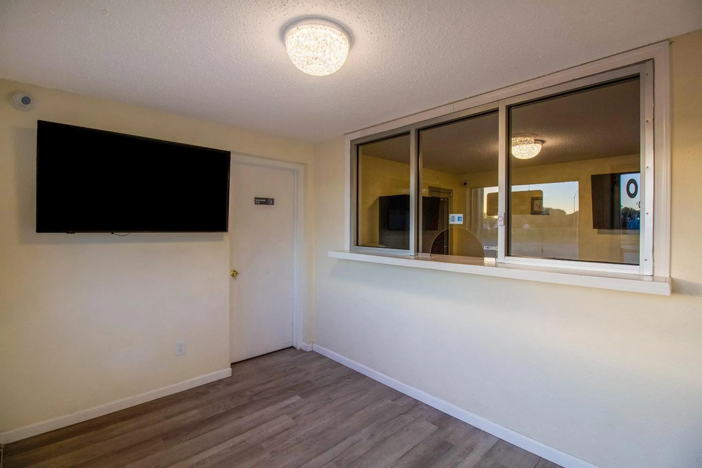 Lobby or reception in Crossroads Motel Seiling US 60