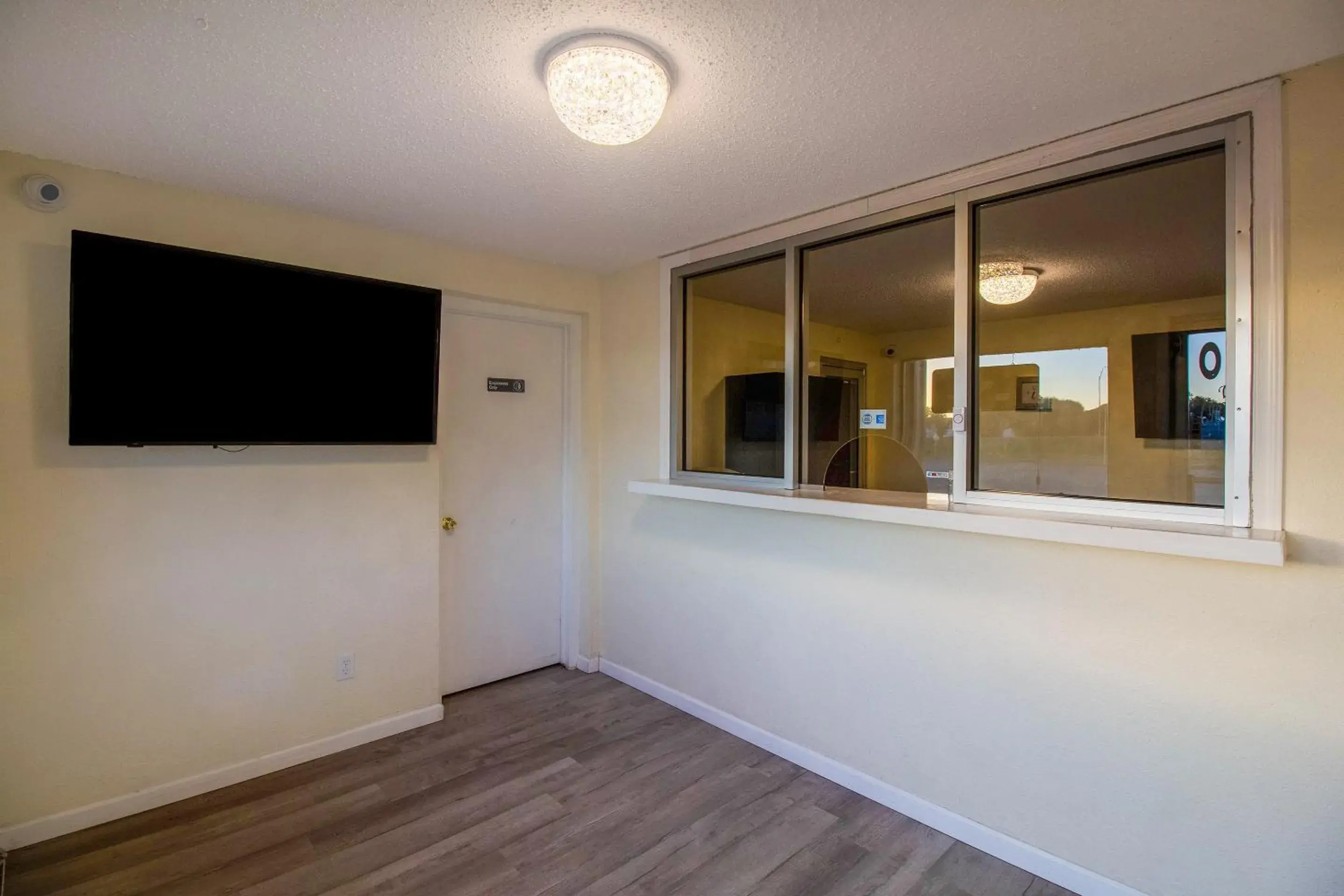 Lobby or reception in Crossroads Motel Seiling US 60 Lobby or reception in Crossroads Motel Seiling US 60