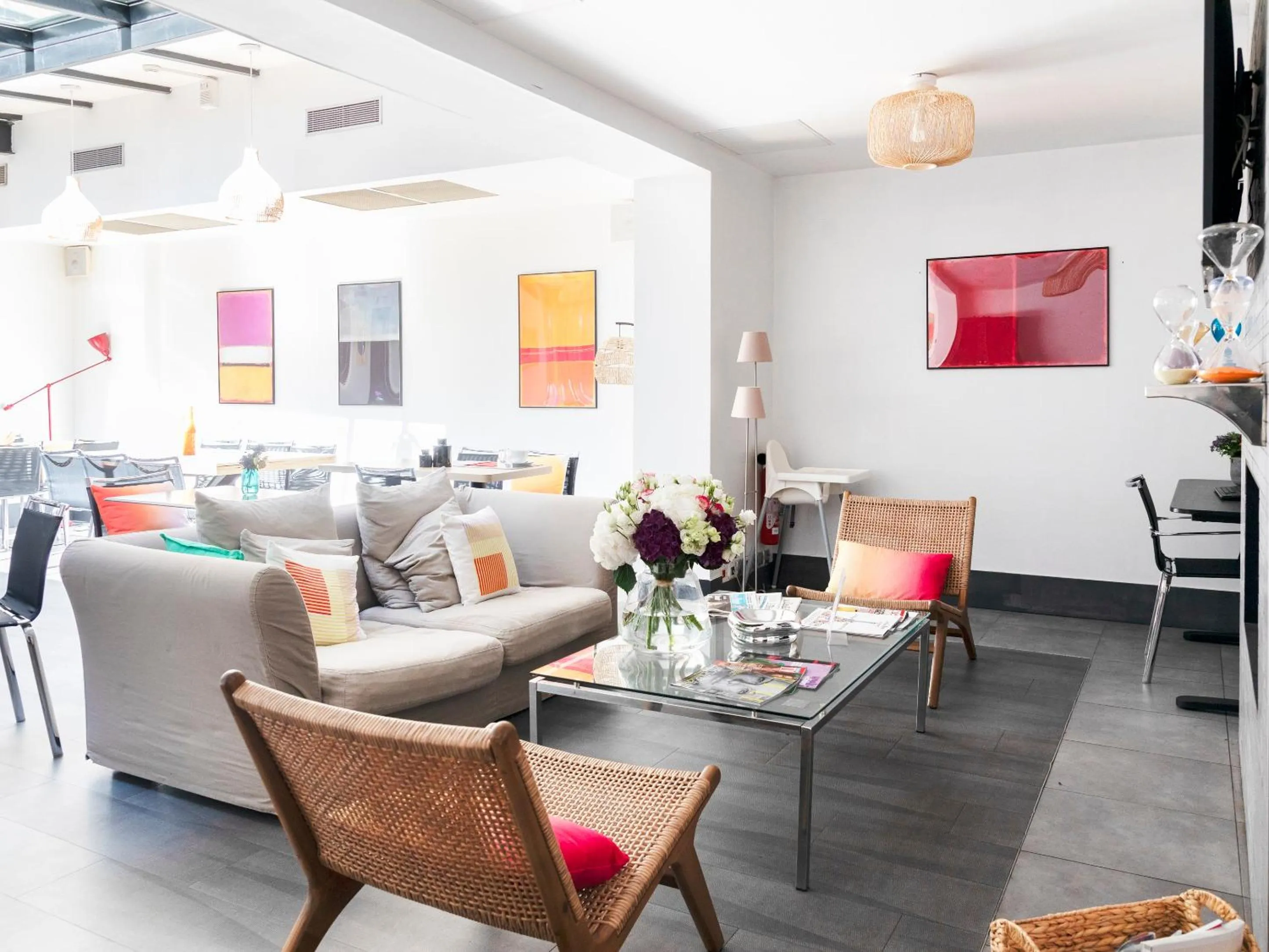 Living room in Porte de Versailles Hotel