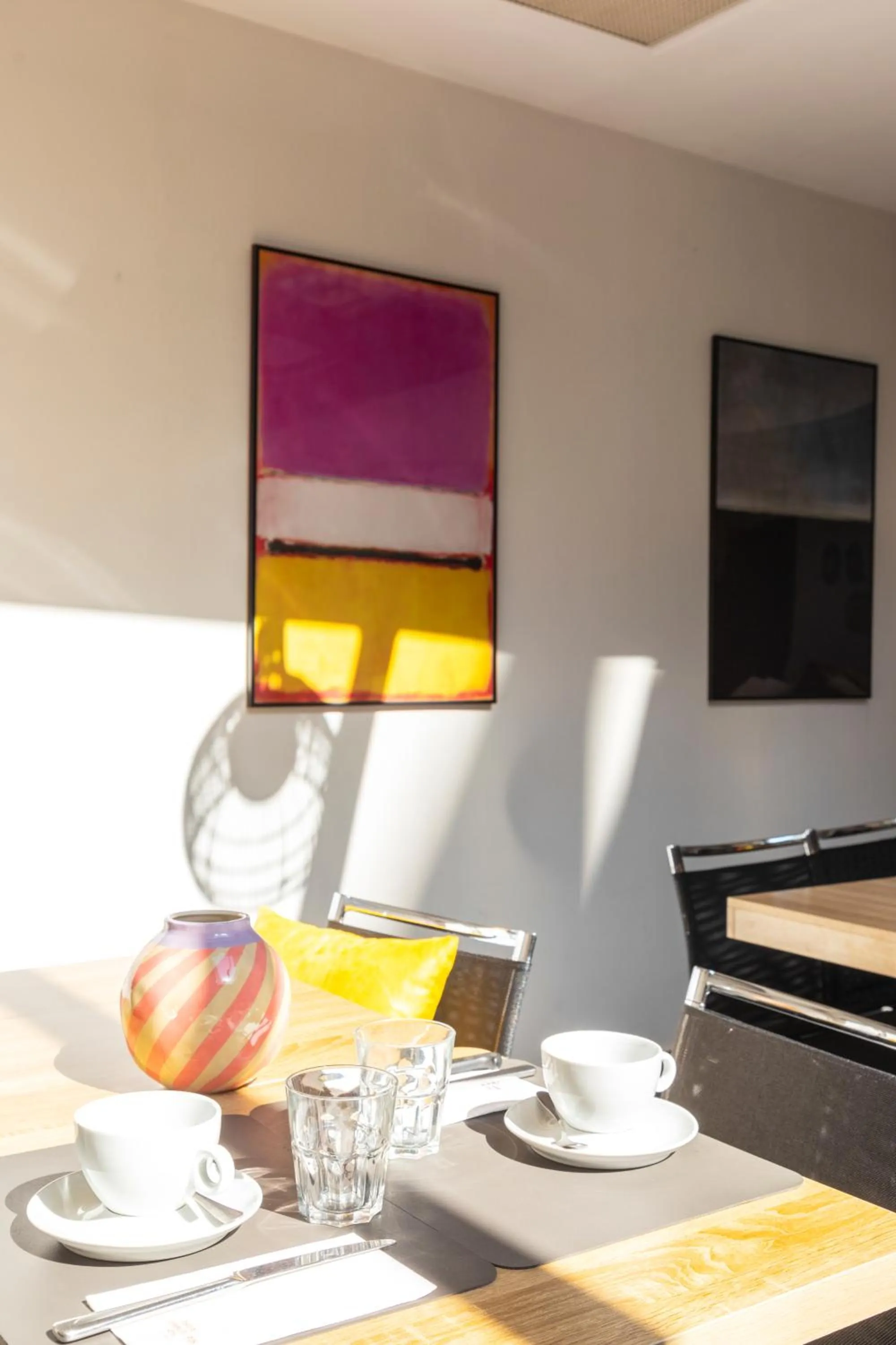 Dining area in Porte de Versailles Hotel