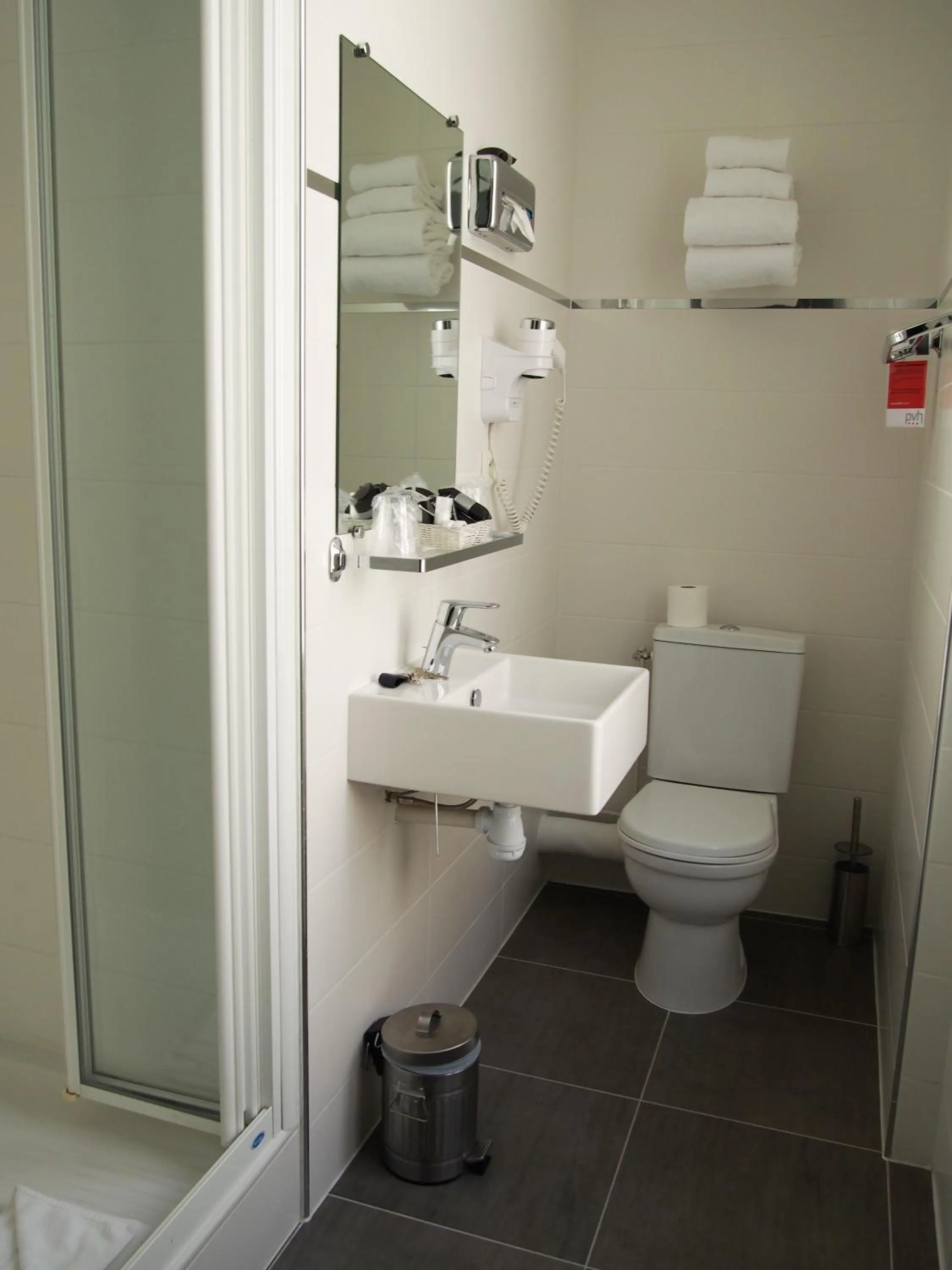 Toilet in Porte de Versailles Hotel