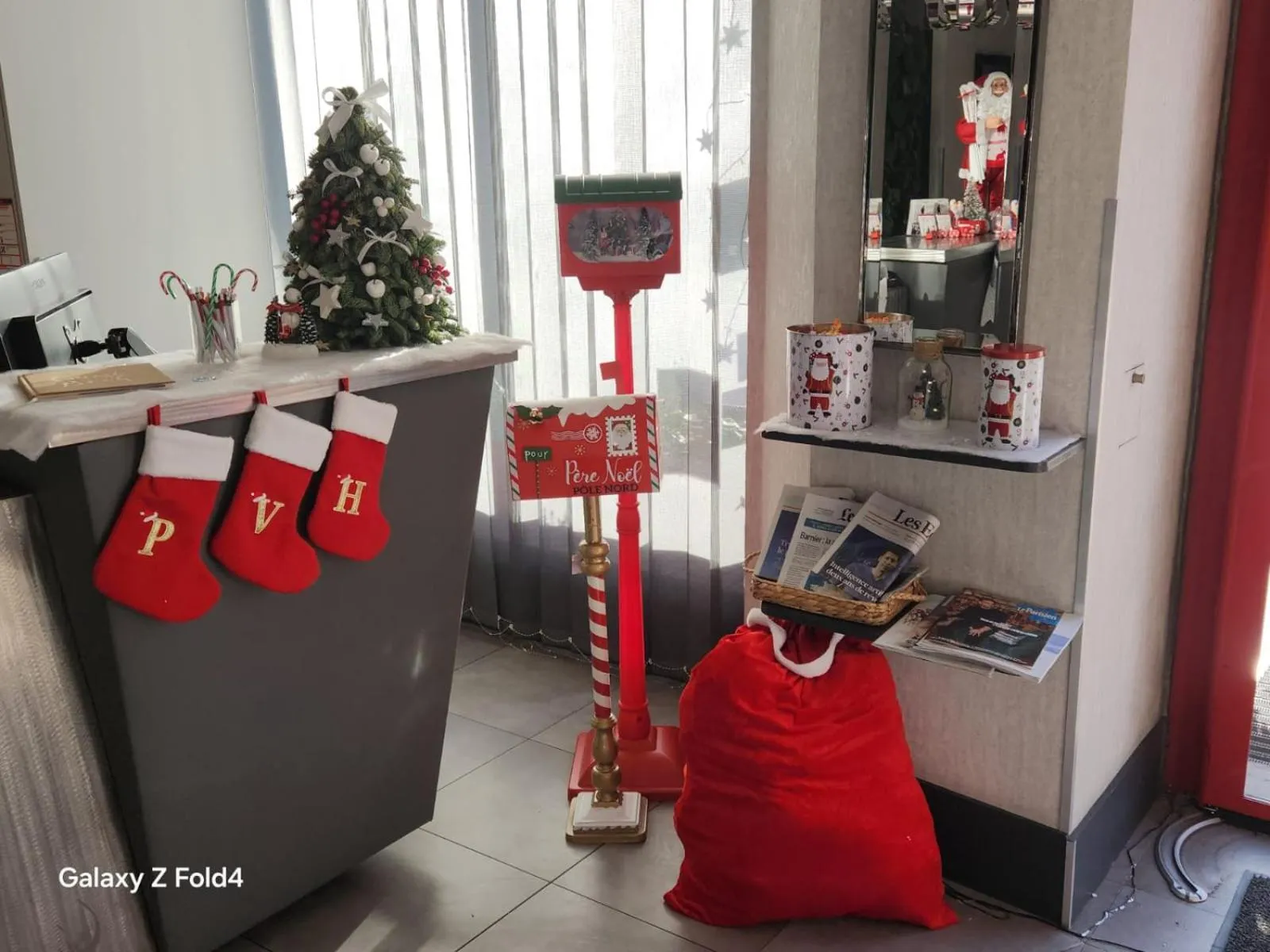Lobby or reception in Porte de Versailles Hotel